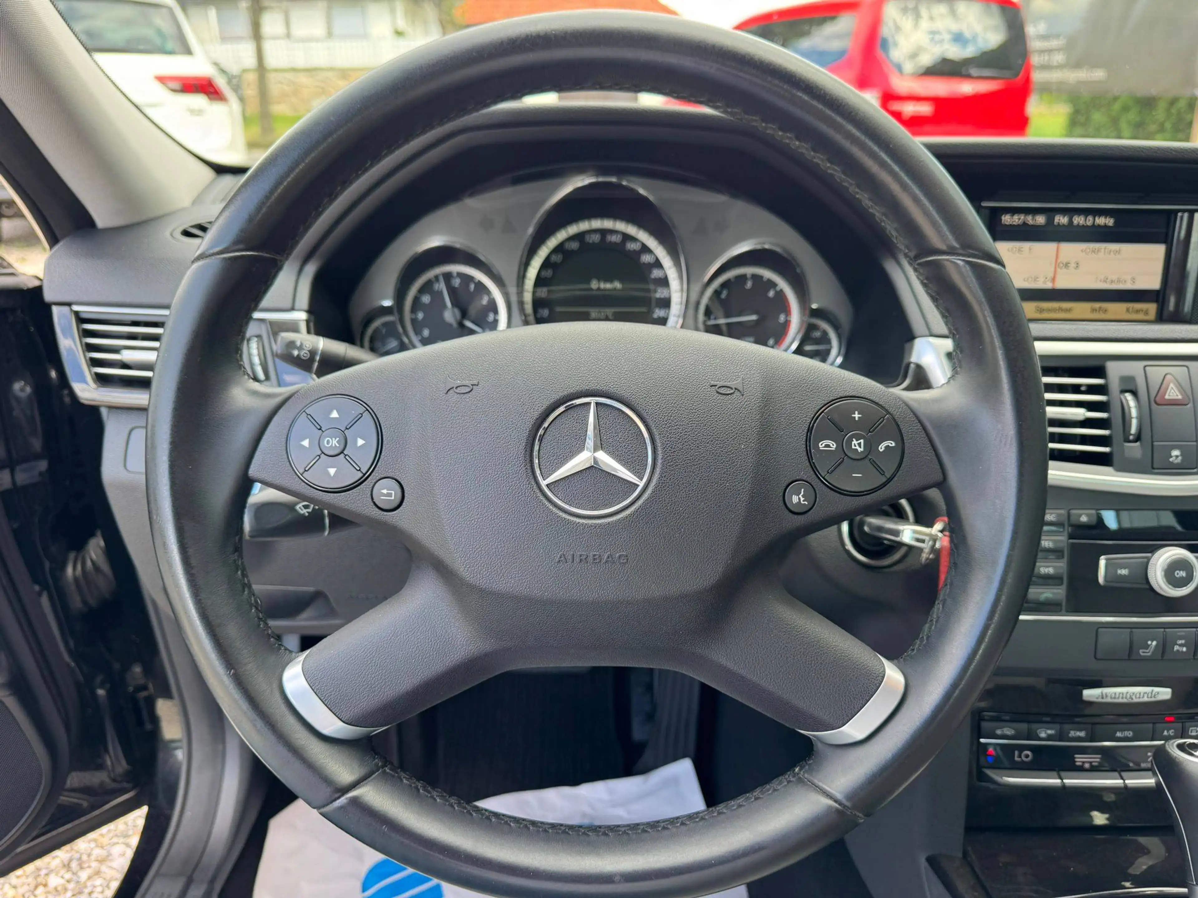 Mercedes-Benz E 220 E 220 CDI BlueEfficiency (212.002) — photo 10