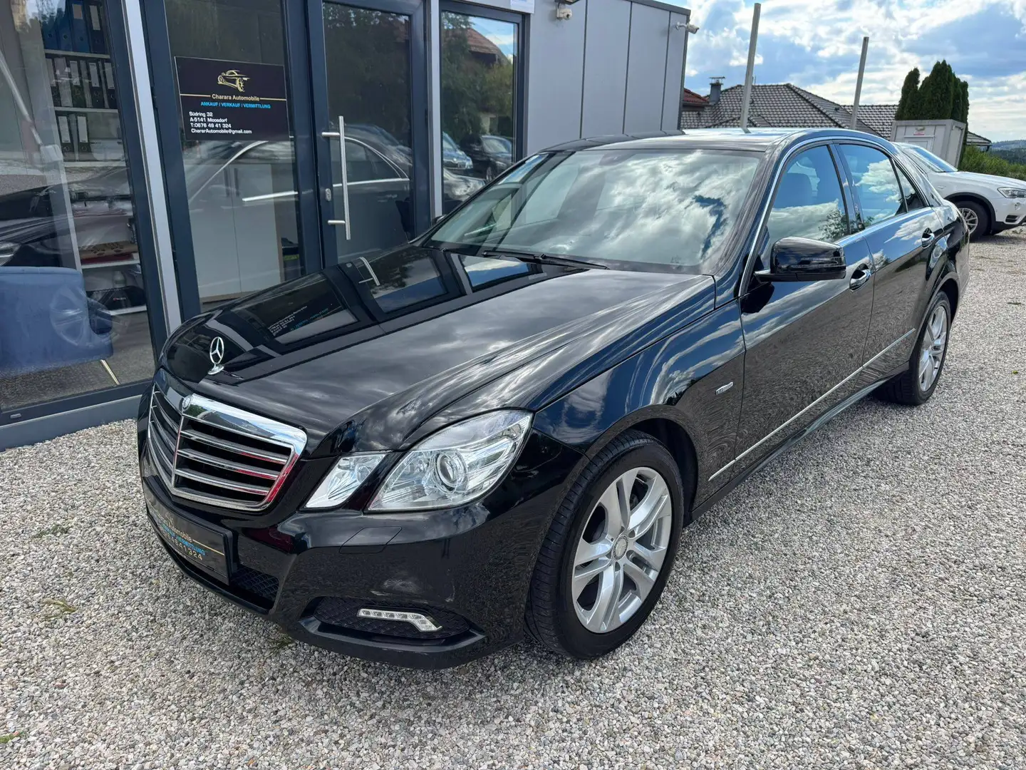 Mercedes-Benz E 220 E 220 CDI BlueEfficiency (212.002) Schwarz - 1