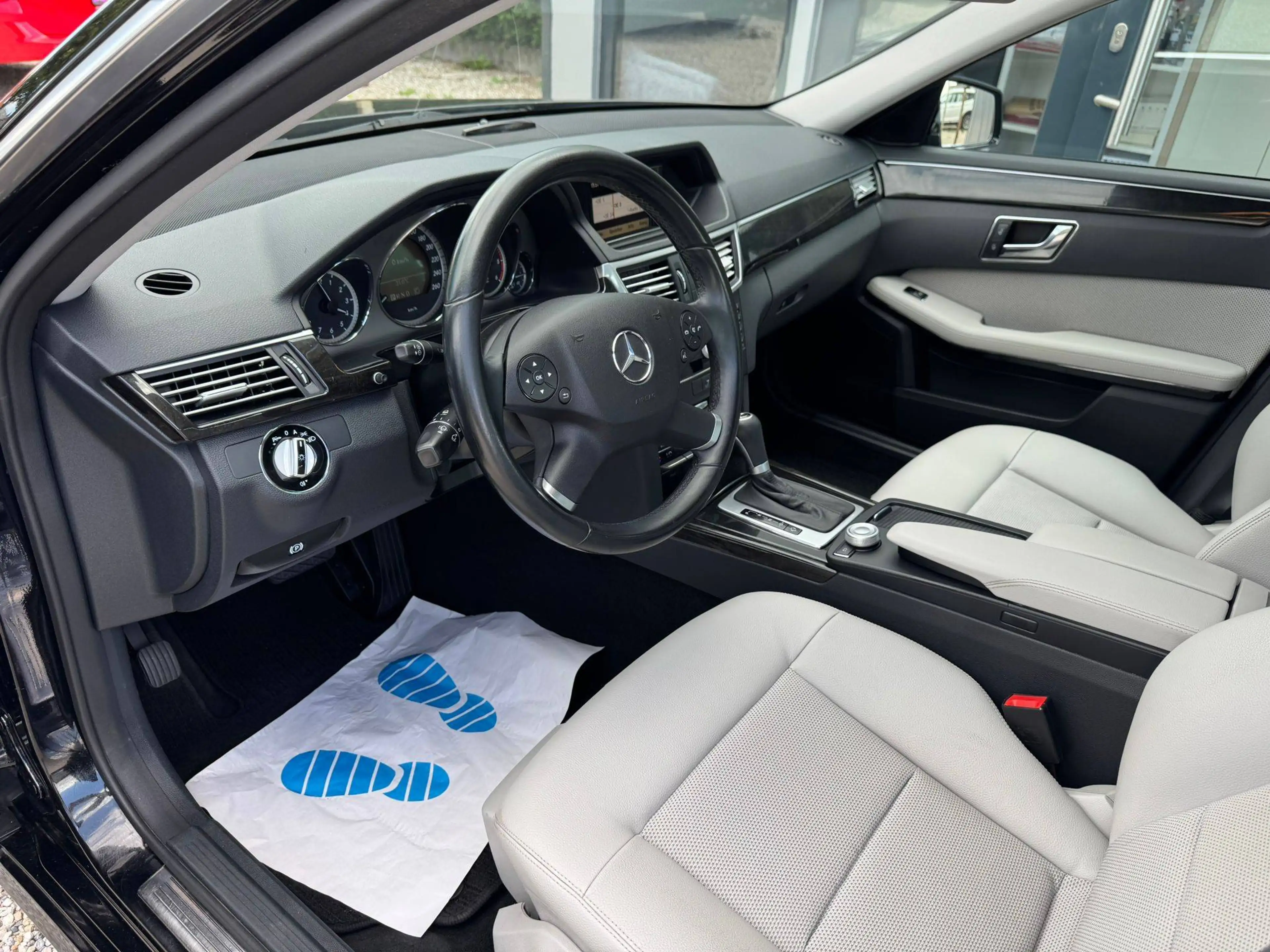 Mercedes-Benz E 220 E 220 CDI BlueEfficiency (212.002) — photo 8