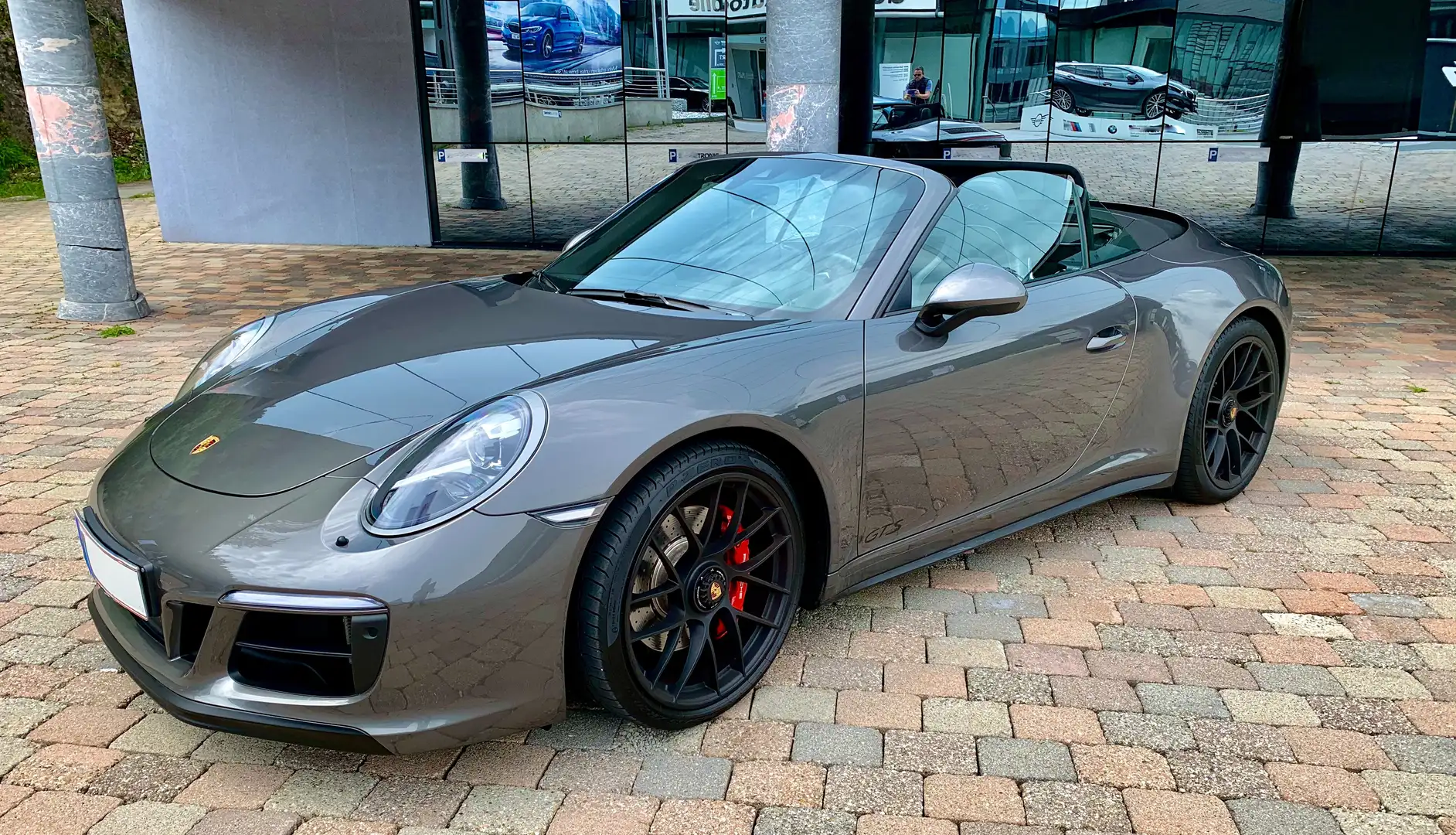 Porsche 991 911 Carrera 4 GTS Cabrio PDK GTS Grau - 2
