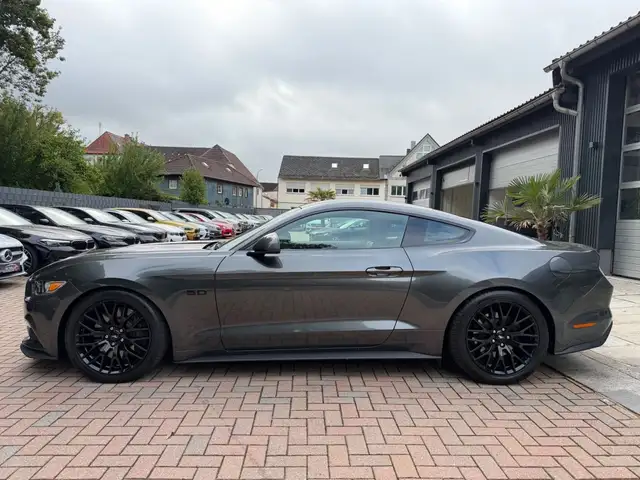 Ford Mustang view 12