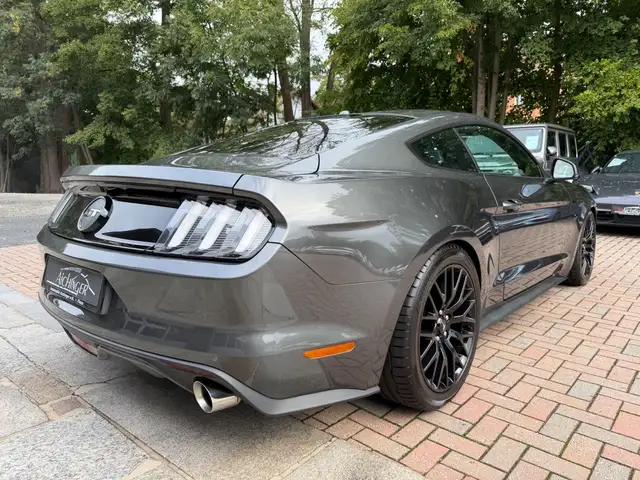 Ford Mustang view 7