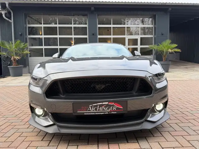 Ford Mustang view 2