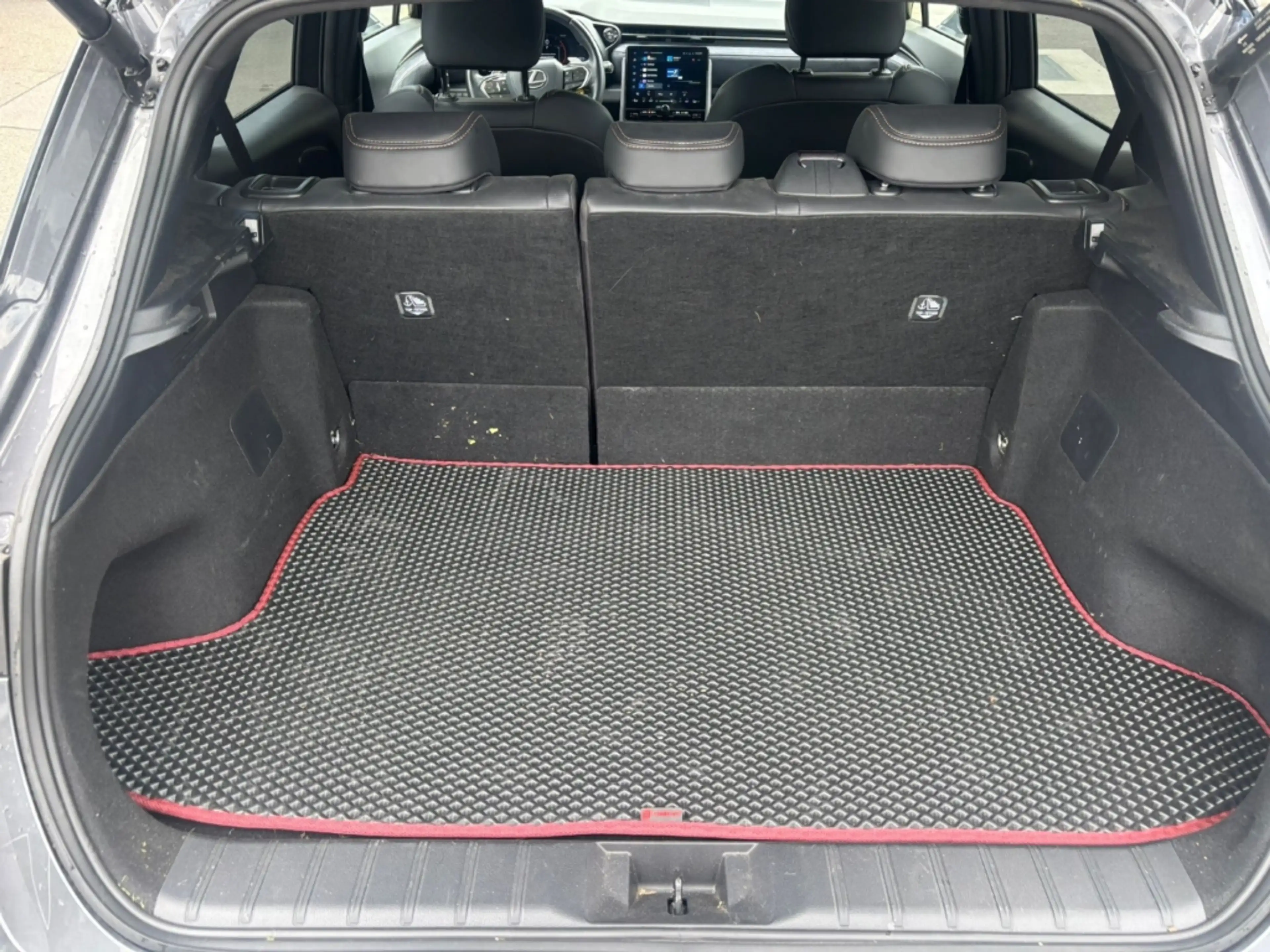 Lexus LBX E-Four Cool 4x4 *HUD+Navi+Memory Sitze+Mark Levins — photo 11
