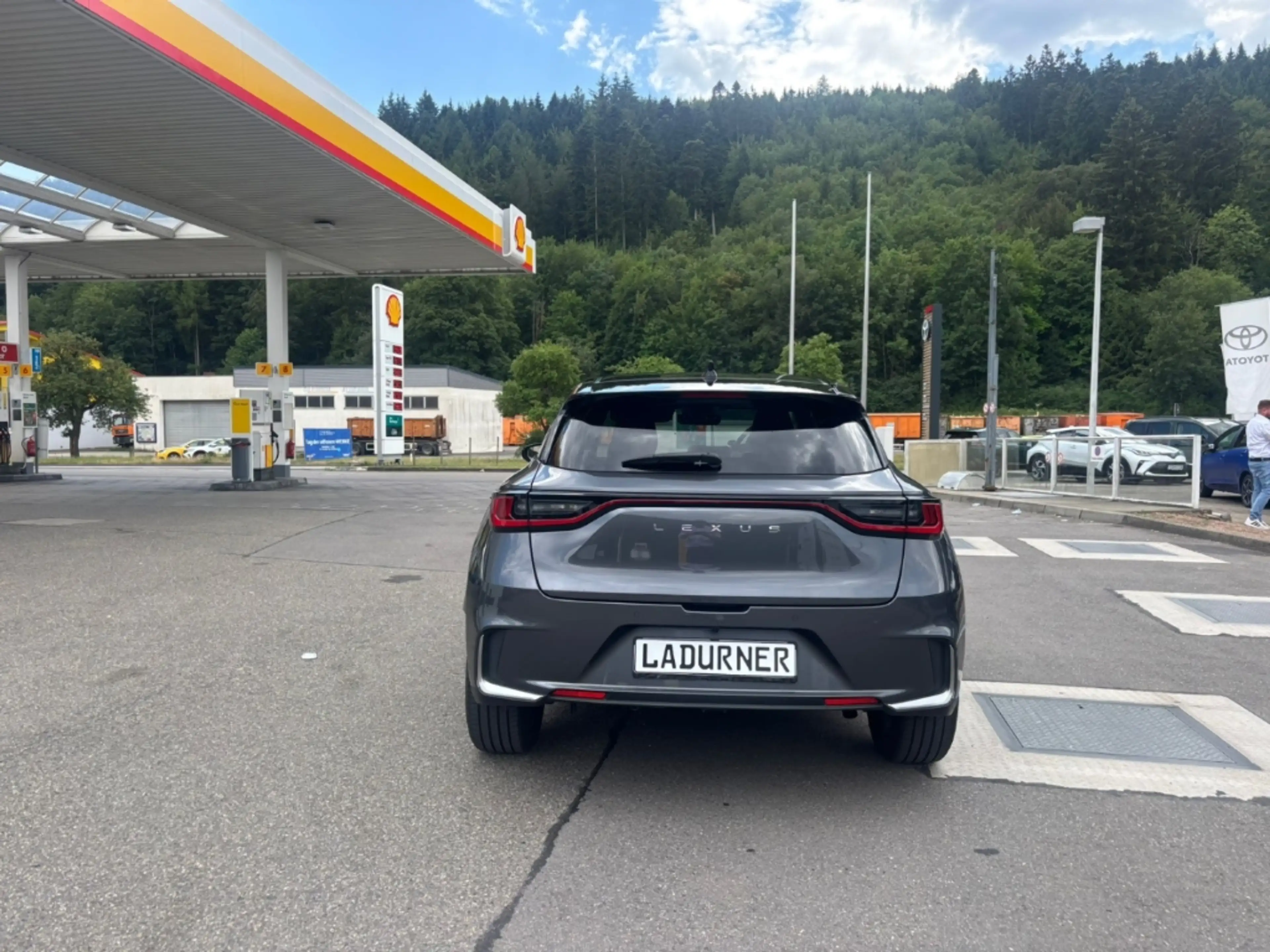 Lexus LBX E-Four Cool 4x4 *HUD+Navi+Memory Sitze+Mark Levins — photo 7