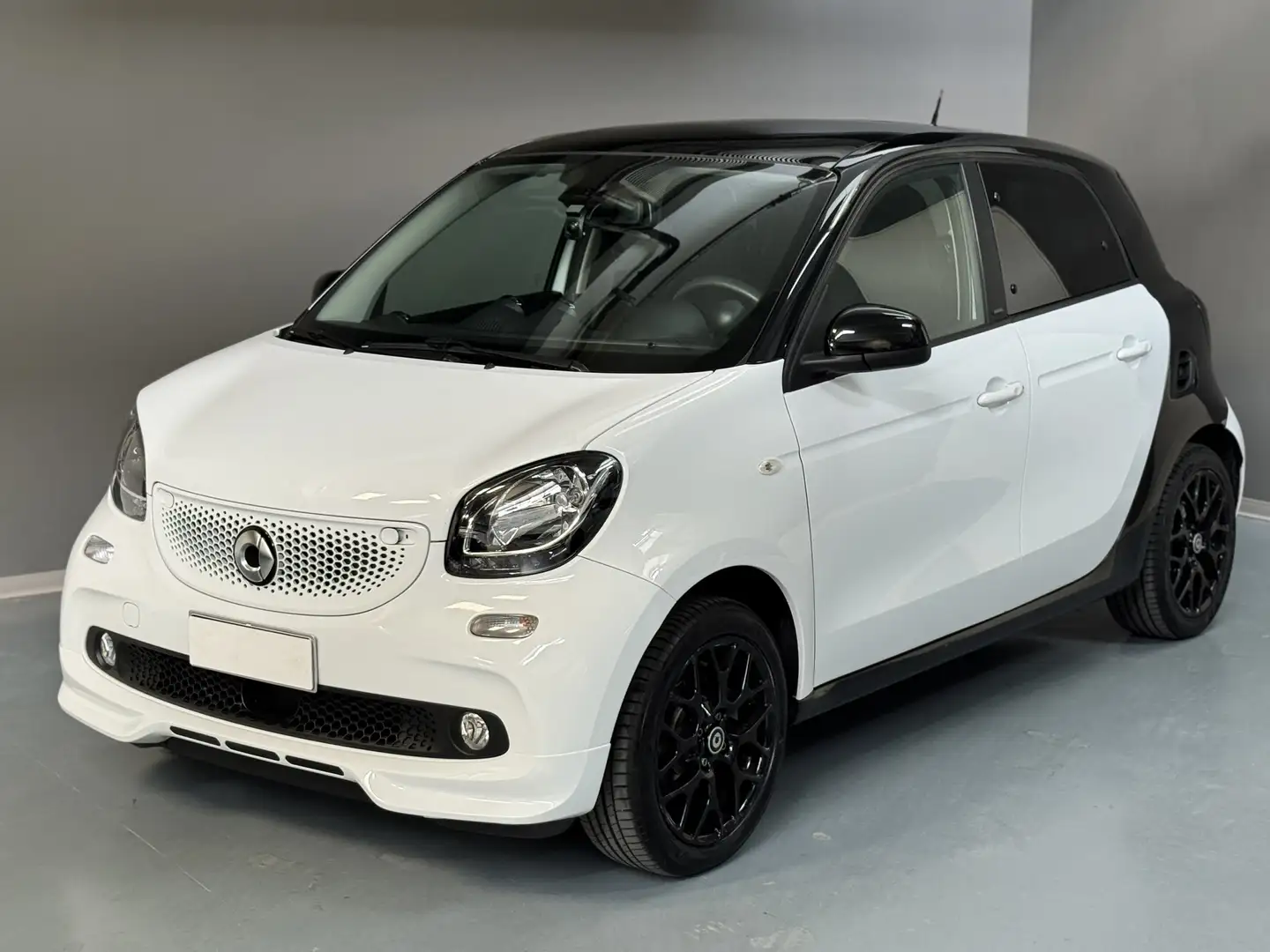 smart forFour Brabus Style 71cv BI-Color - Tetto Pano-Telecamera Bianco - 1