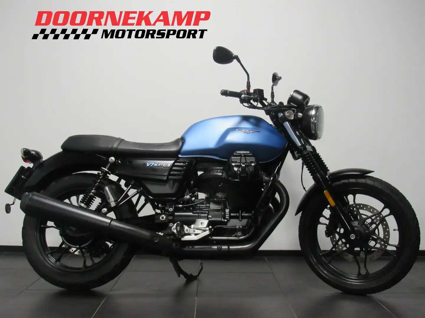 Moto Guzzi V 7 III Stone Blauw - 1