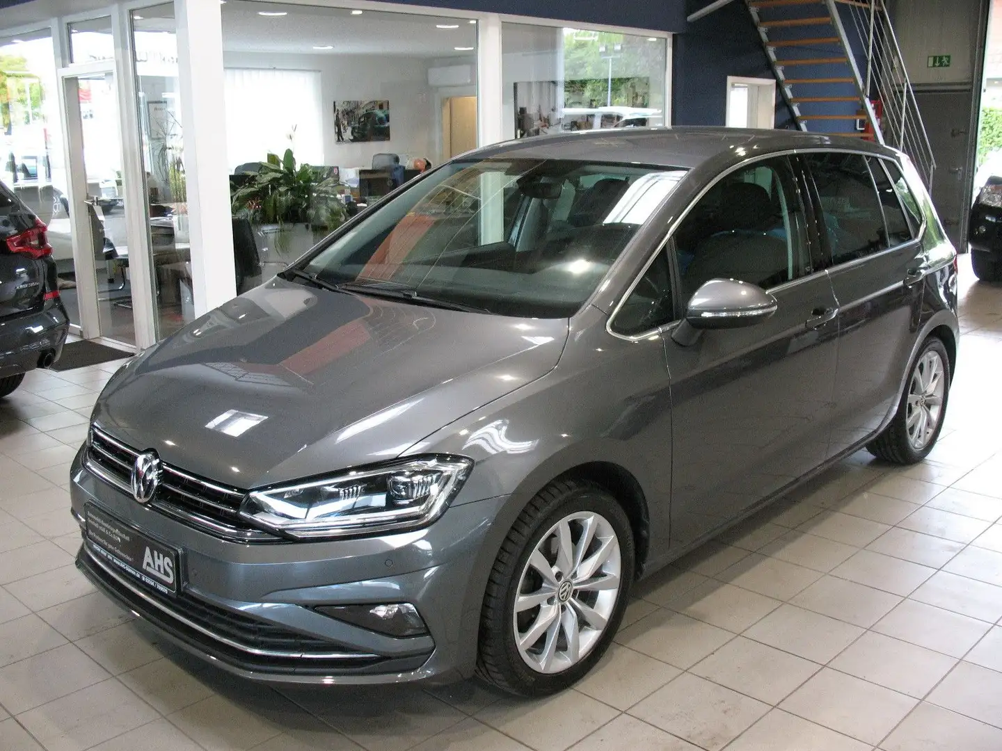 Volkswagen Golf Sportsvan 1.5 TSI ACT OPF DSG Highline *LED Grijs - 1