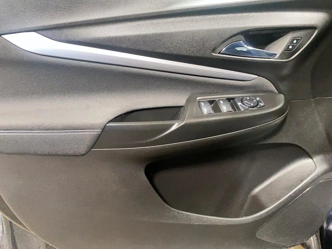 Chevrolet Bolt photo Chevrolet Bolt