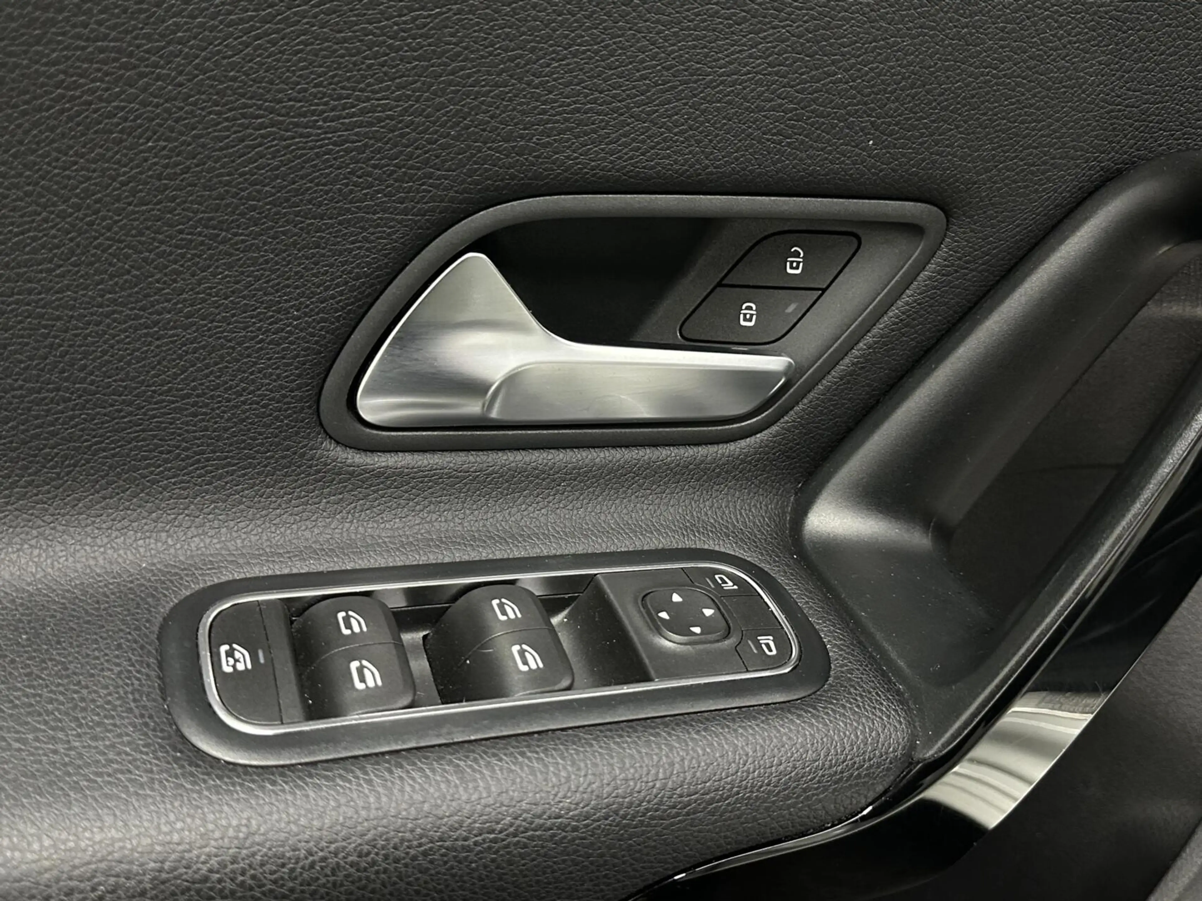 Mercedes-Benz A 200 Advantage LEER NAVI CAMERA CRUISE LM ECC. — photo 15