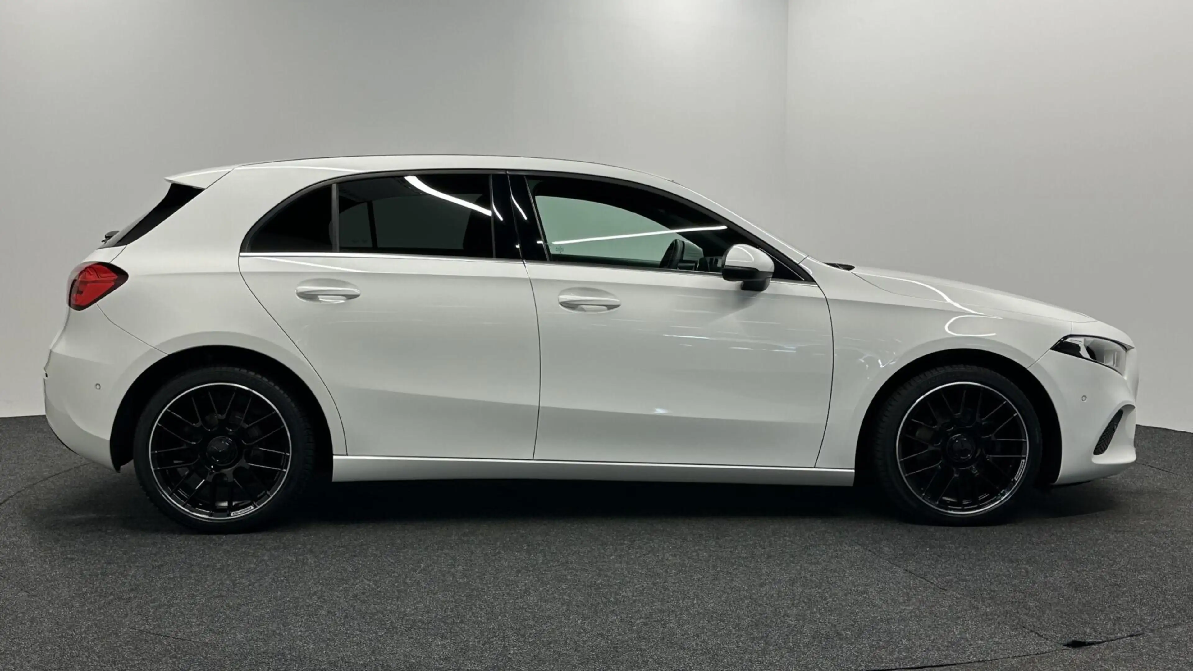 Mercedes-Benz A 200 Advantage LEER NAVI CAMERA CRUISE LM ECC. — photo 9