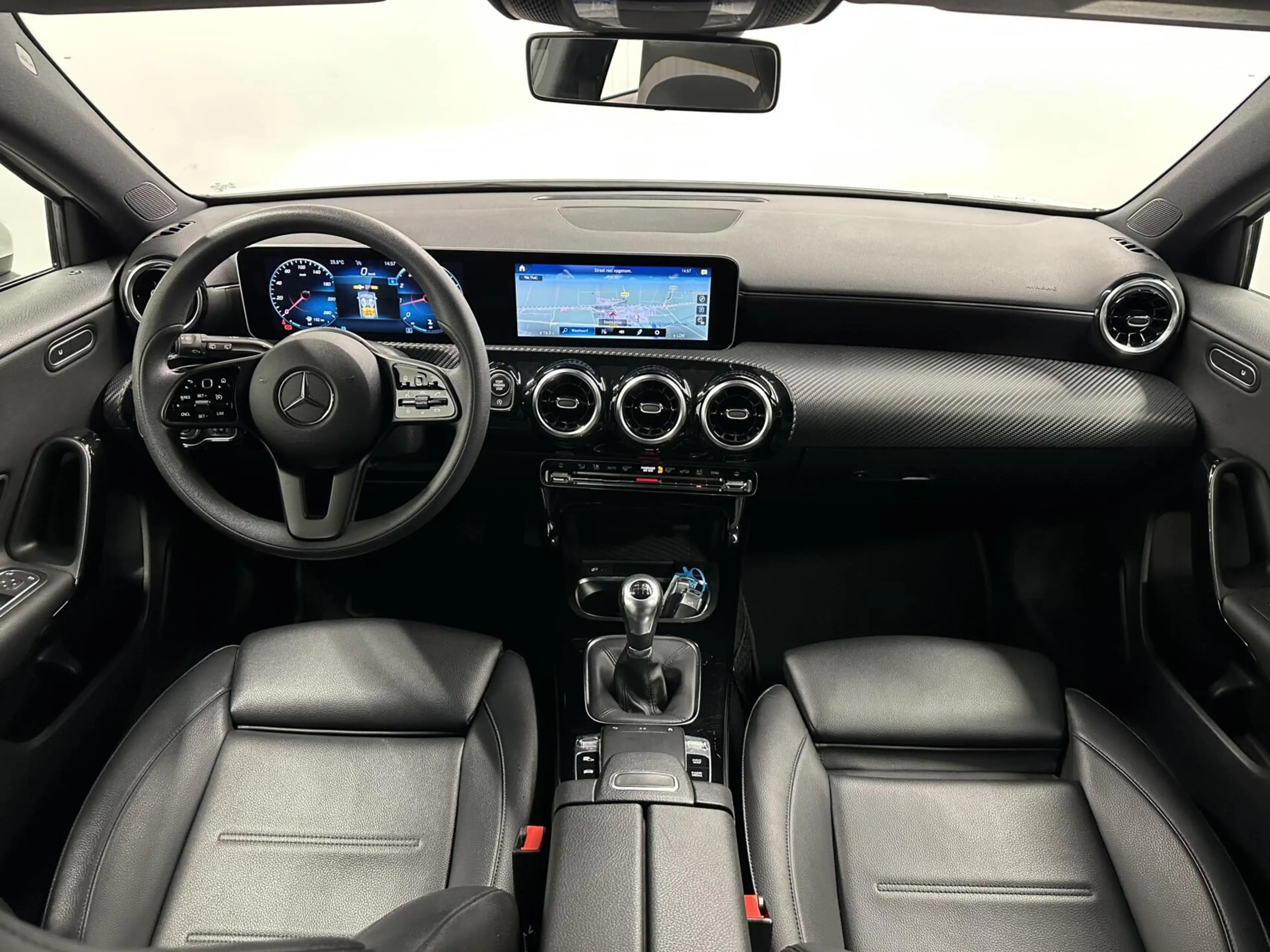 Mercedes-Benz A 200 Advantage LEER NAVI CAMERA CRUISE LM ECC. — photo 2