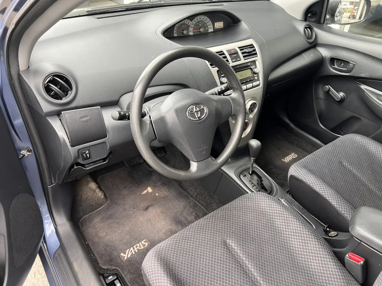 Toyota Yaris снимка Toyota Yaris