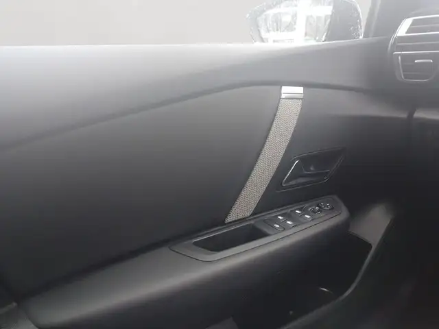 Citroen C4 view 14