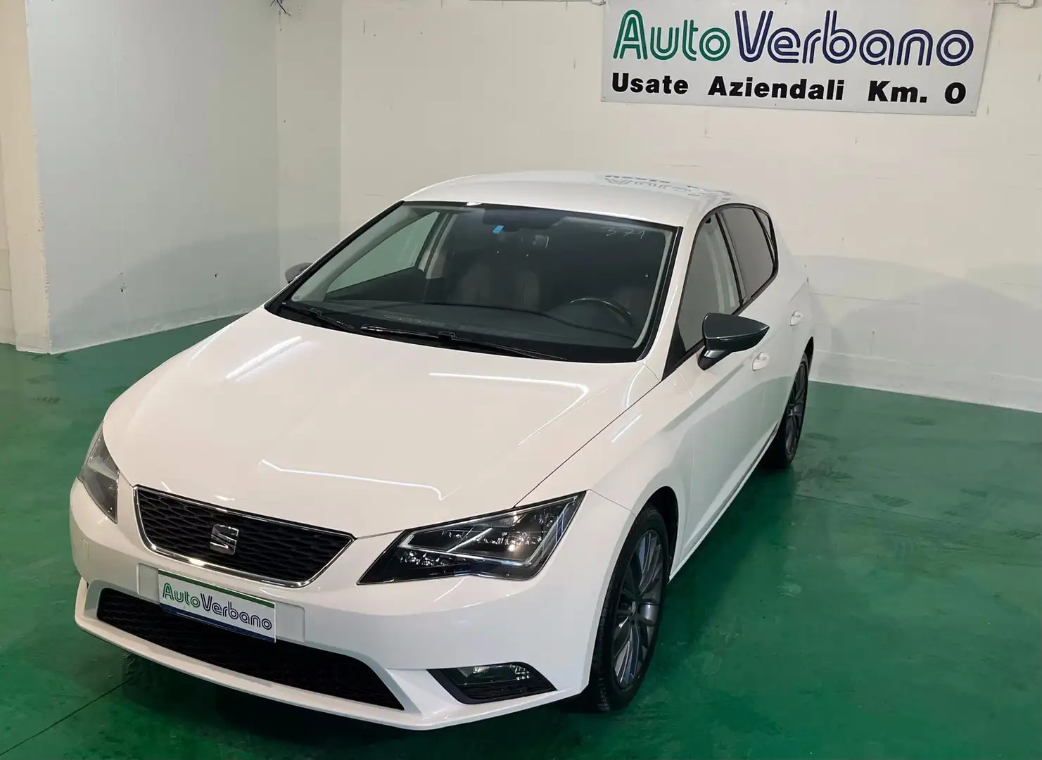 SEAT Leon Leon 5p 1.4 tgi Connect s Bílá - 2