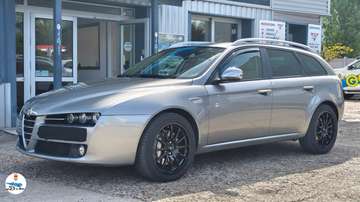 3.2 V6 JTS Distinctive Q4 QTronic