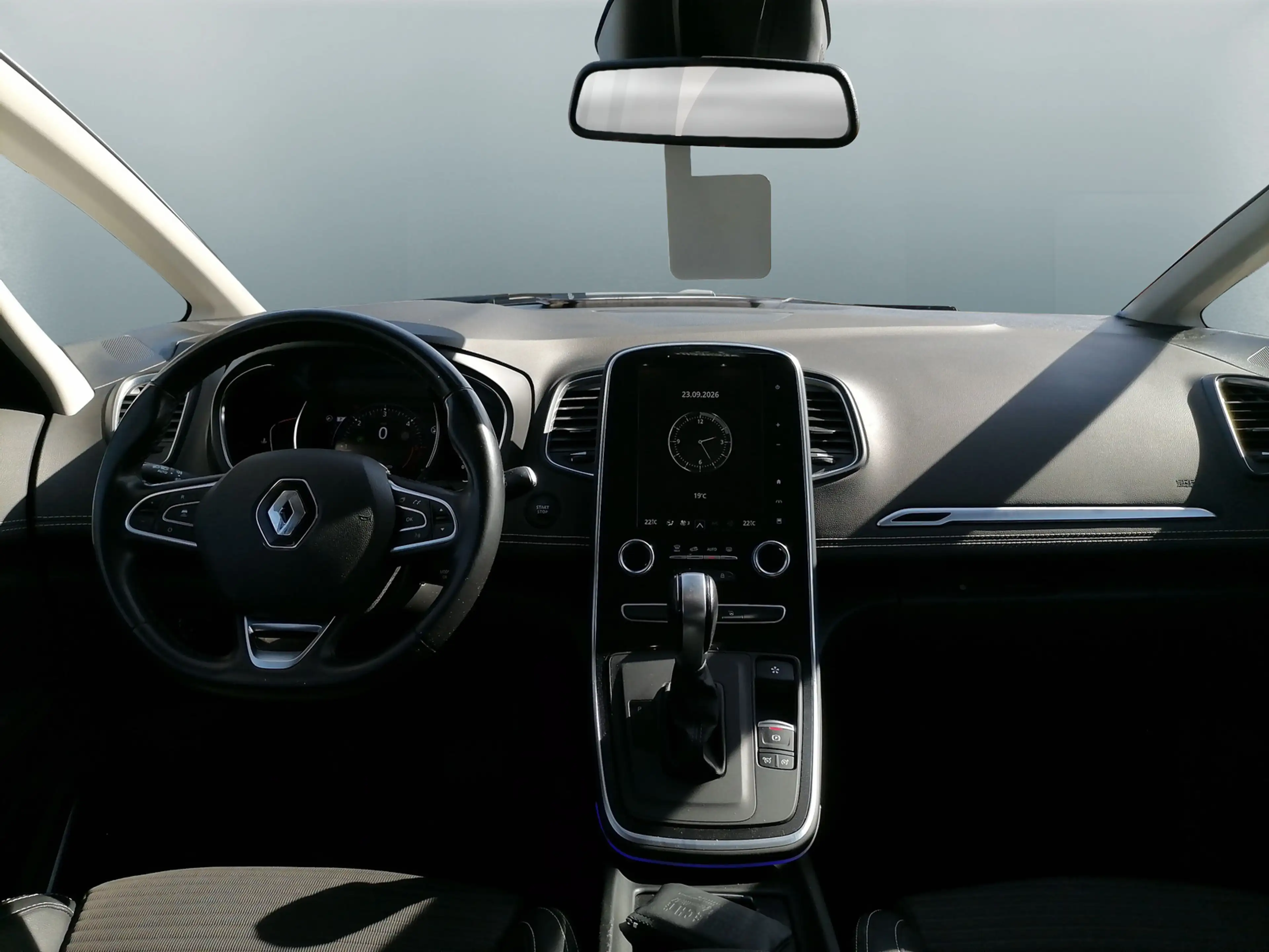 Renault Grand Scenic BOSE-Edition 1.7 BLUE dCi 120 — photo 8
