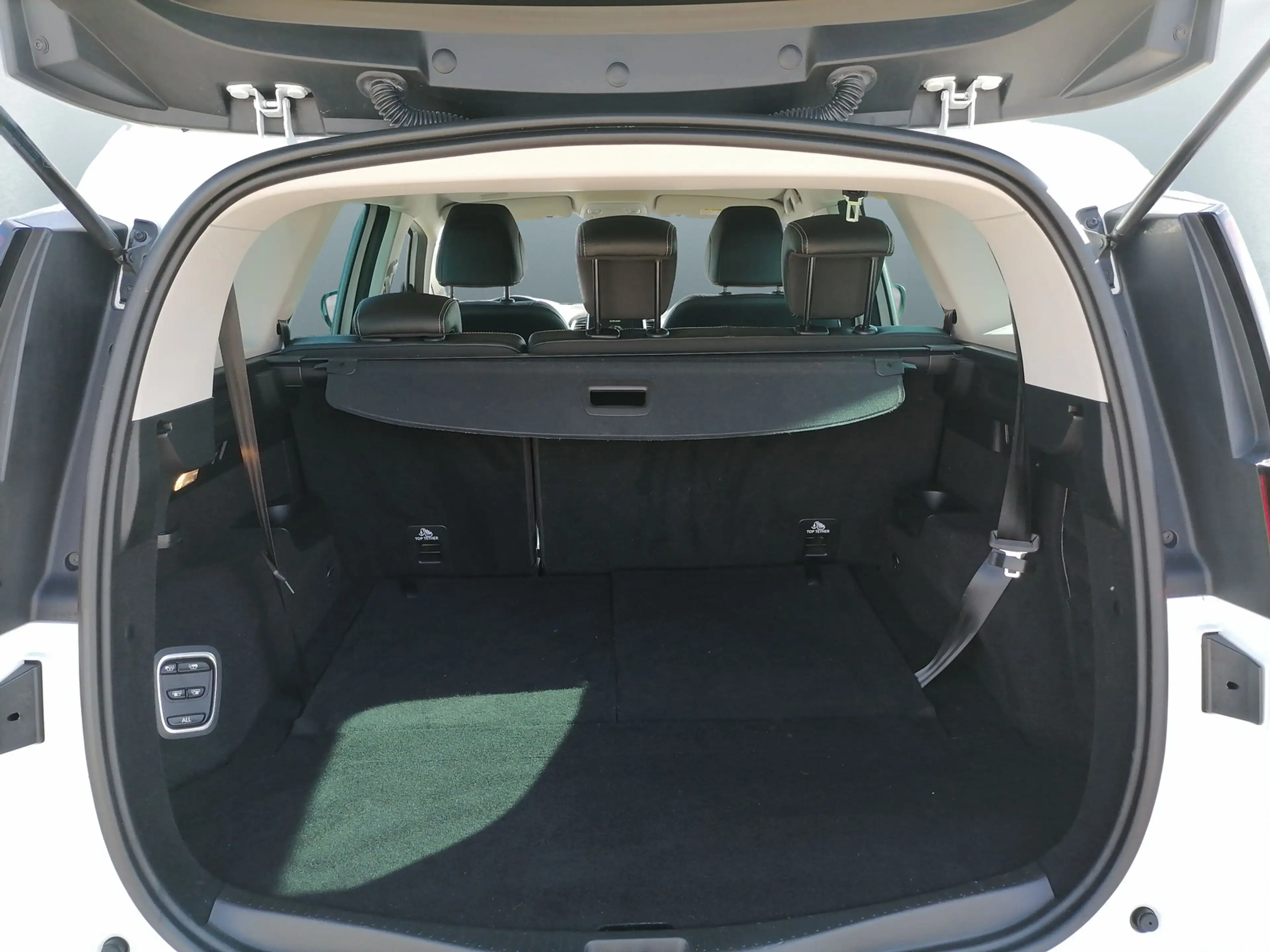 Renault Grand Scenic BOSE-Edition 1.7 BLUE dCi 120 — photo 6