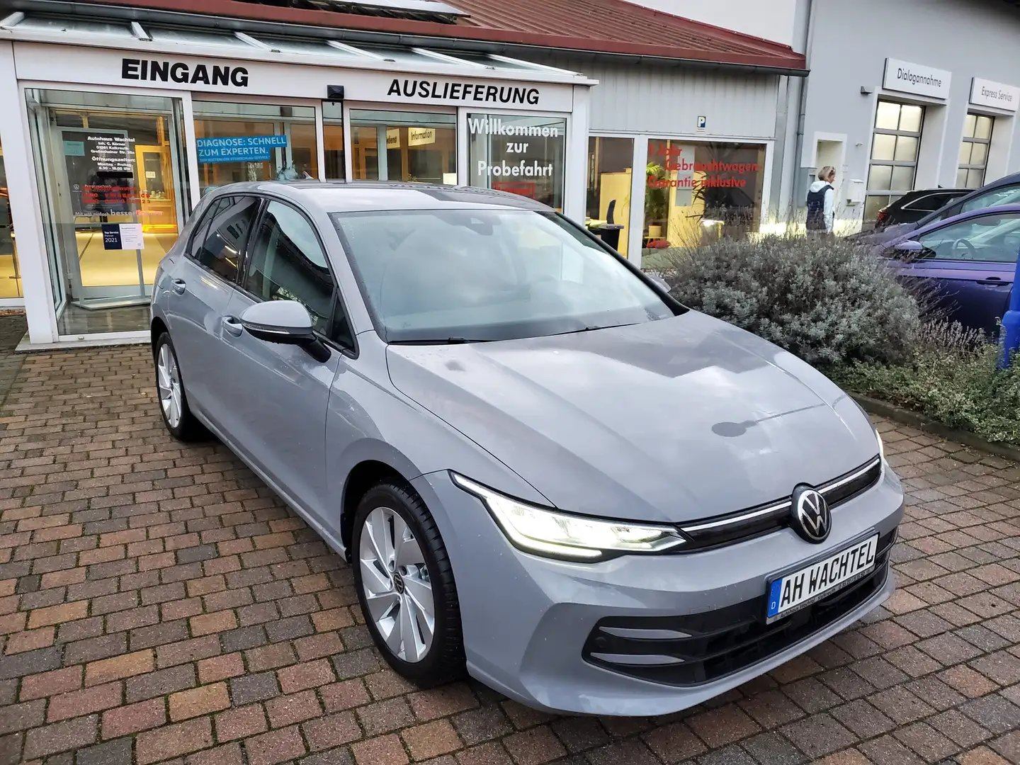 Volkswagen Golf 1.5 TSI 110 kW LifeEdition 17-Zoll ACC Licht+Sicht Grau - 2
