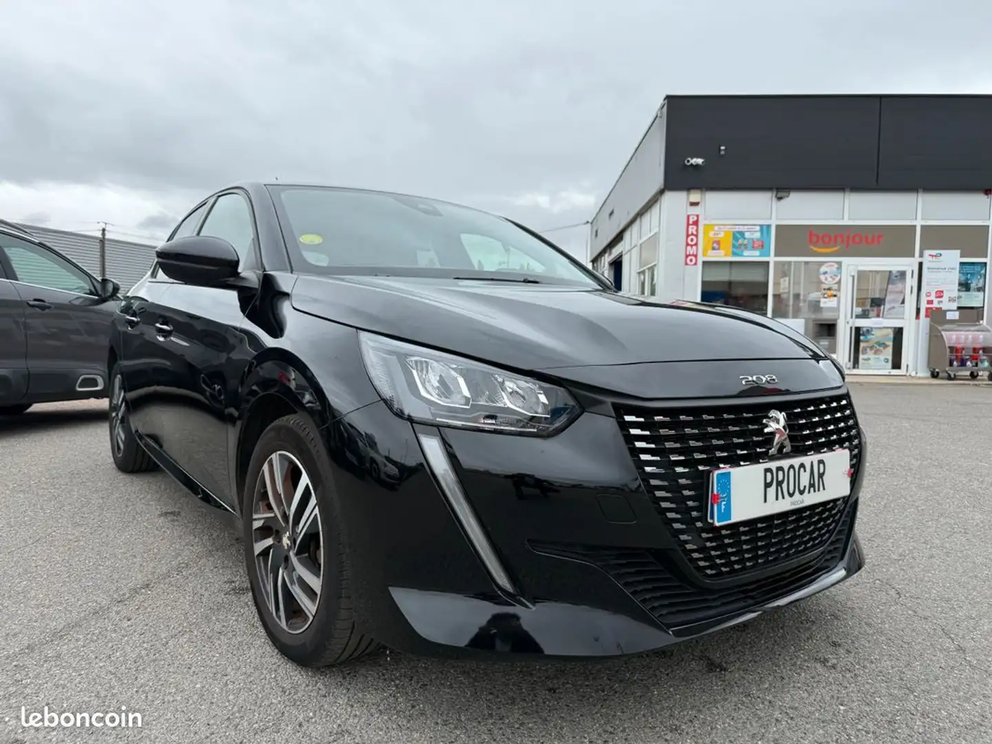 Peugeot 208 1.6 bluehdi 100 allure tva Noir - 2
