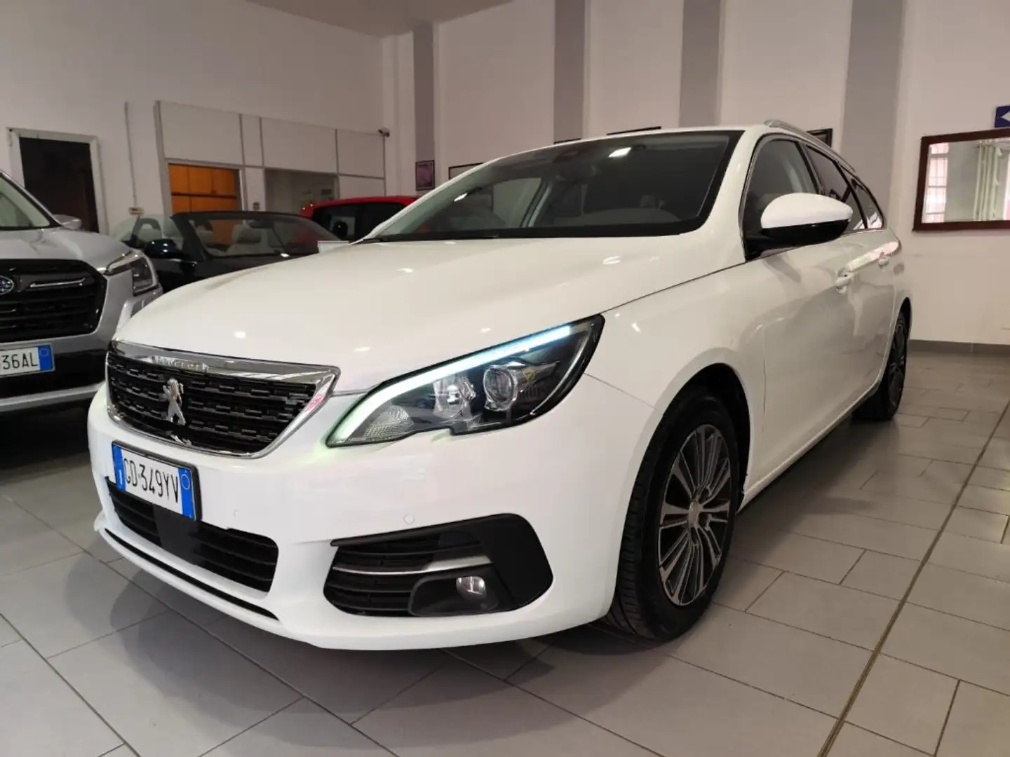 Peugeot 308 308 SW 308 SW Blue HDI 130 EAT8 Allure Pack Weiß - 2