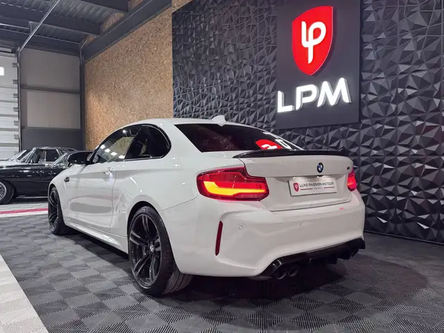 BMW M2 view 4