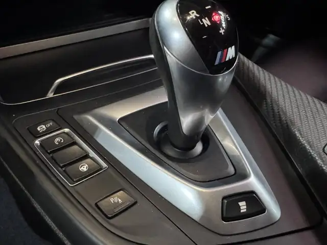 BMW M2 view 12