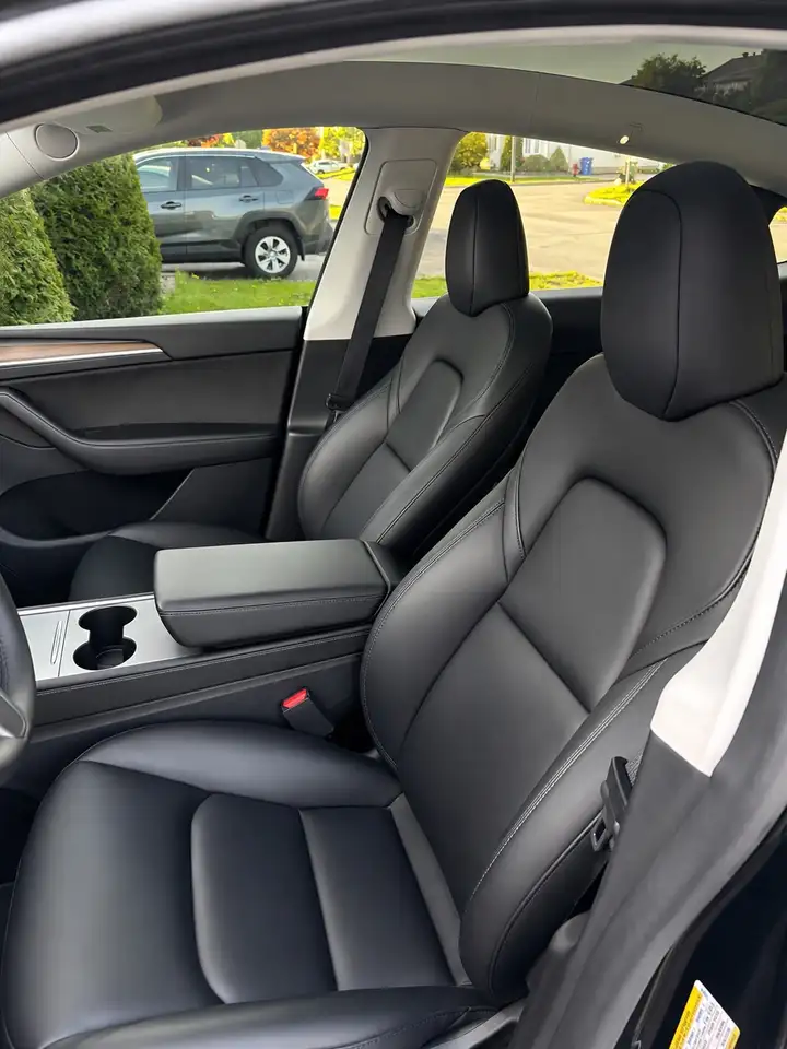 Tesla Model Y fotografie Tesla Model Y