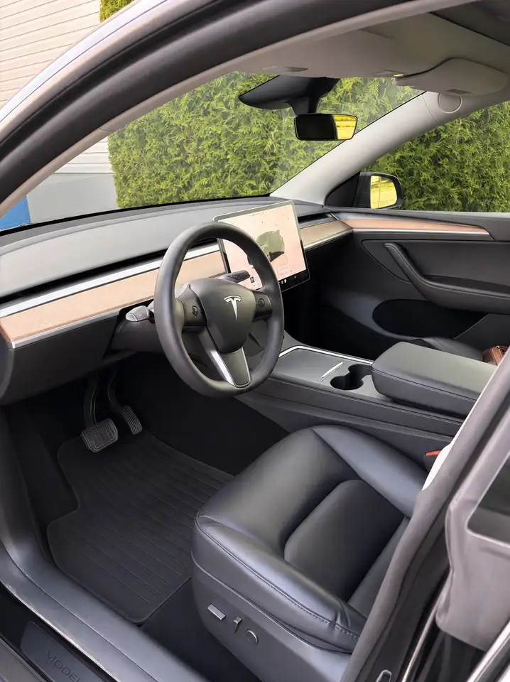 Tesla Model Y fotografie Tesla Model Y