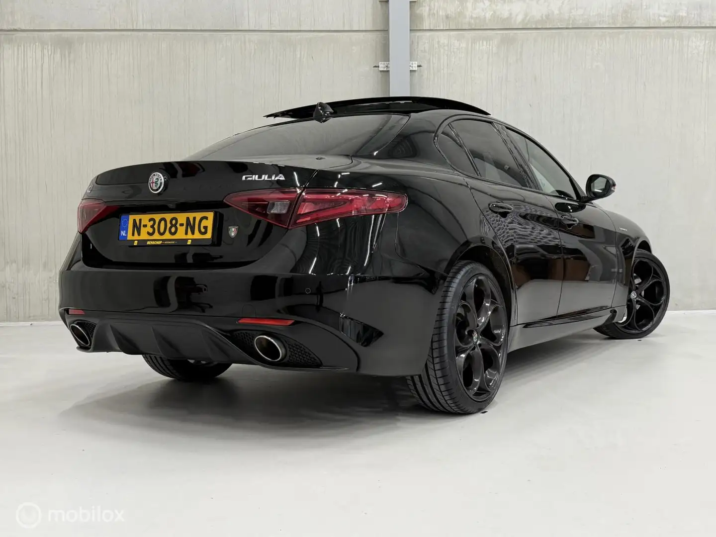 Alfa Romeo Giulia 2.0 T AWD Veloce Panodak 20 inch Carplay Navi Came Negro - 2