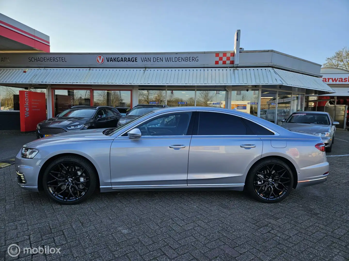Audi A8 60 TFSI e quattro Pro Line Plus Grijs - 2