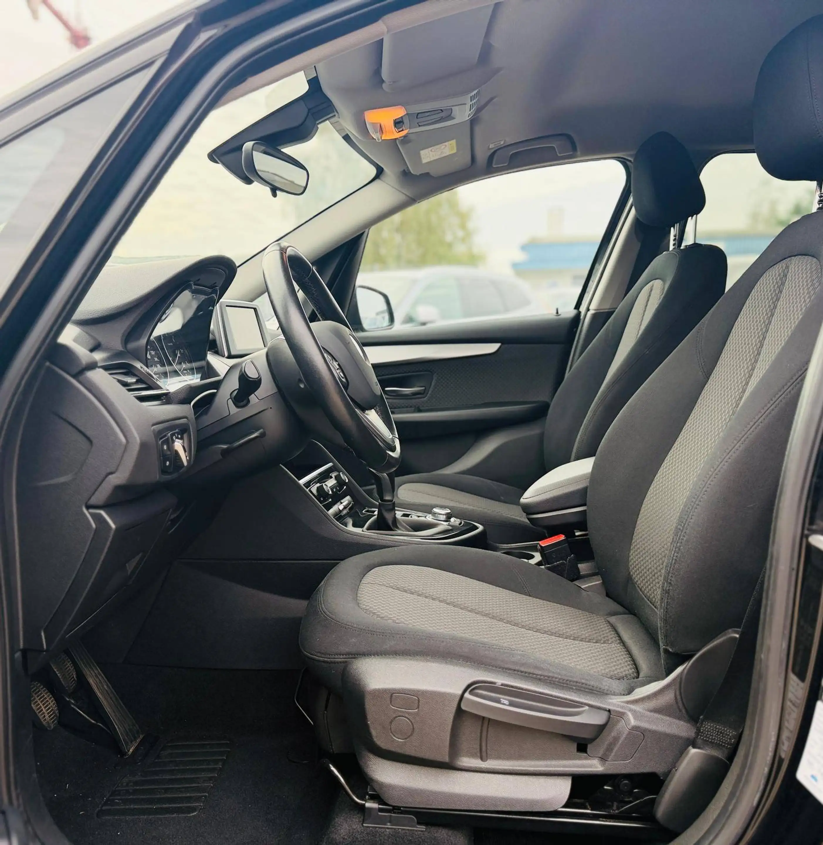 BMW 216 216 d Active Tourer TÜV 05/2028 Service Frisch Finanzierung möglich — photo 5