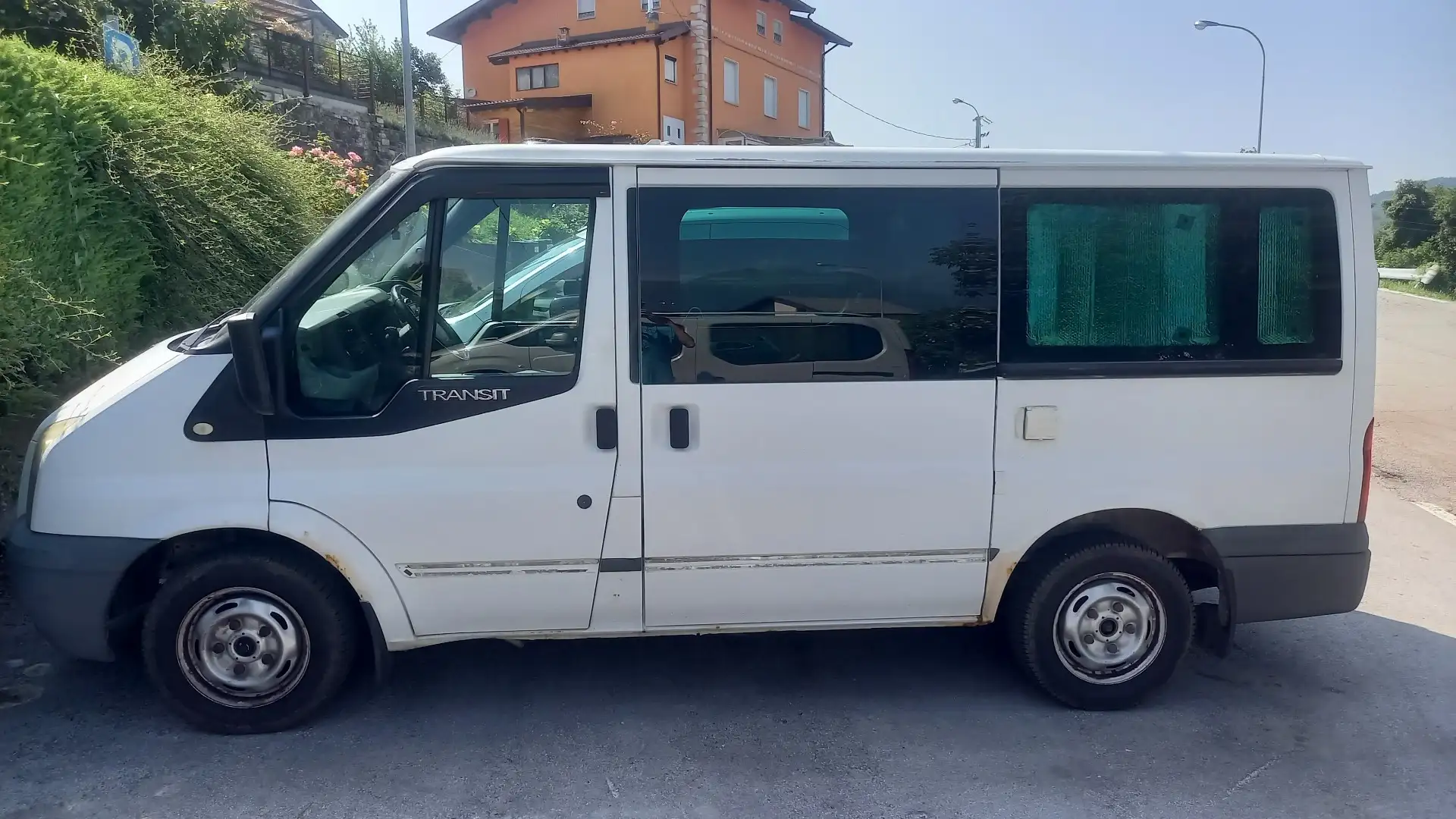 Ford Transit Bus - 1