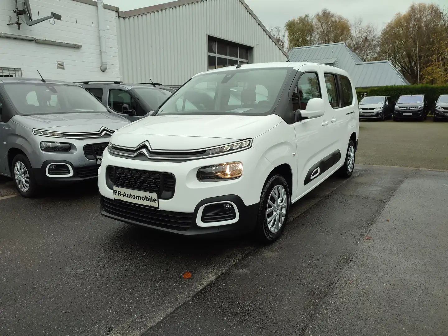 Citroen Berlingo PureTech 130 XL EAT8 Klimaaut/PDC+Cam Weiß - 1