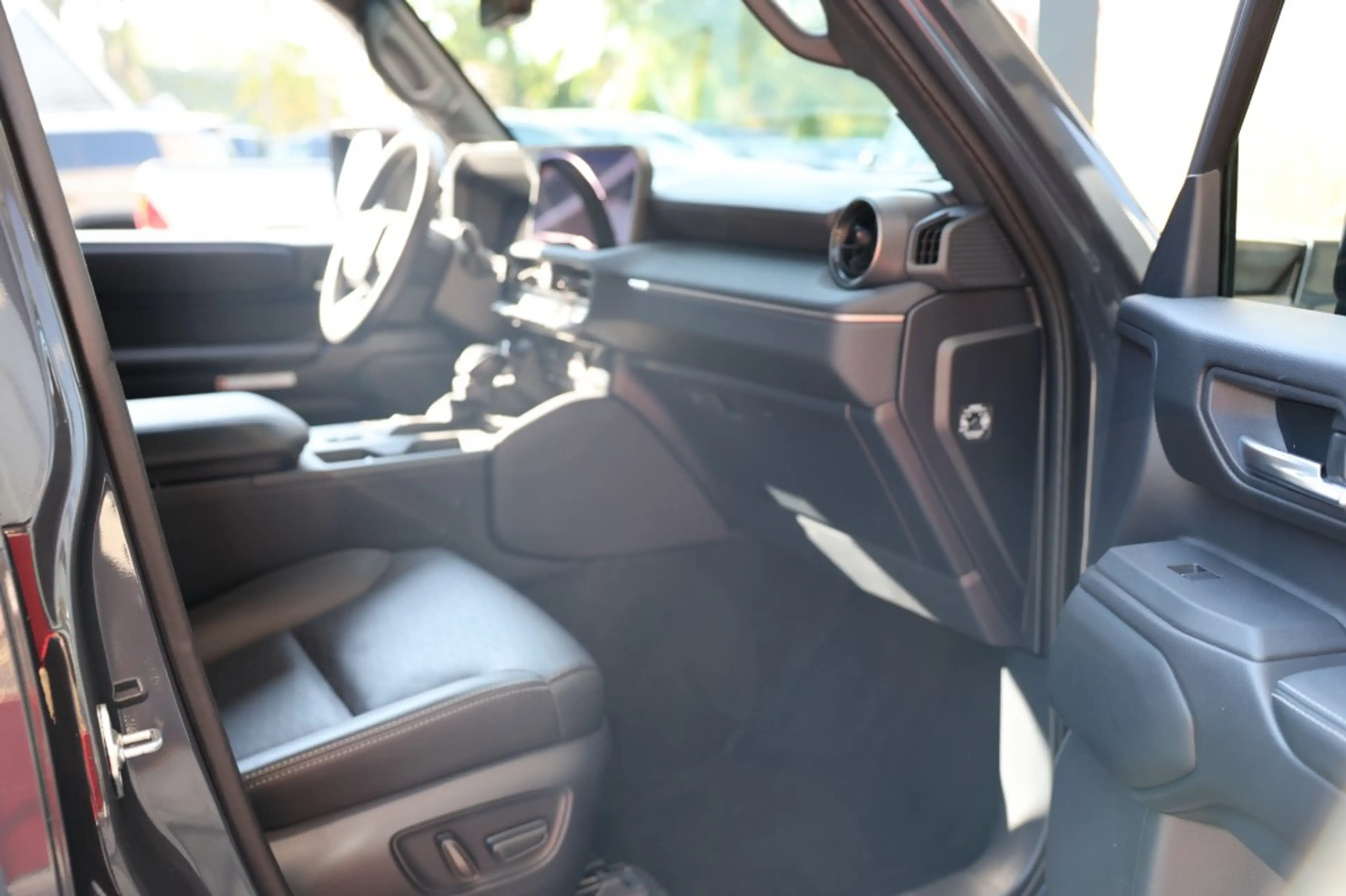 Toyota Land Cruiser 2.8 D-4D 5DRS PROFESSIONAL  A/T VAN — photo 35