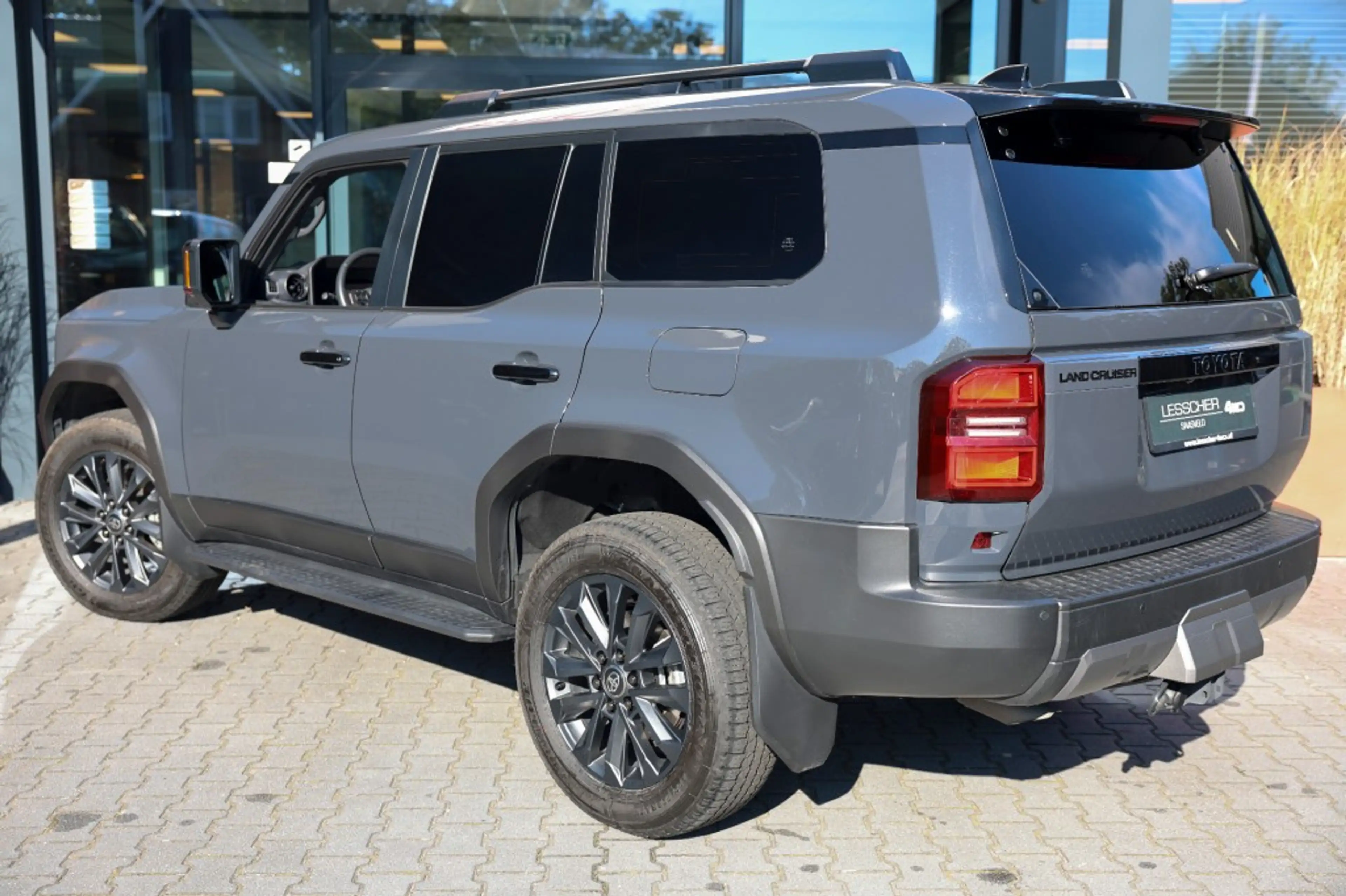Toyota Land Cruiser 2.8 D-4D 5DRS PROFESSIONAL  A/T VAN — photo 4
