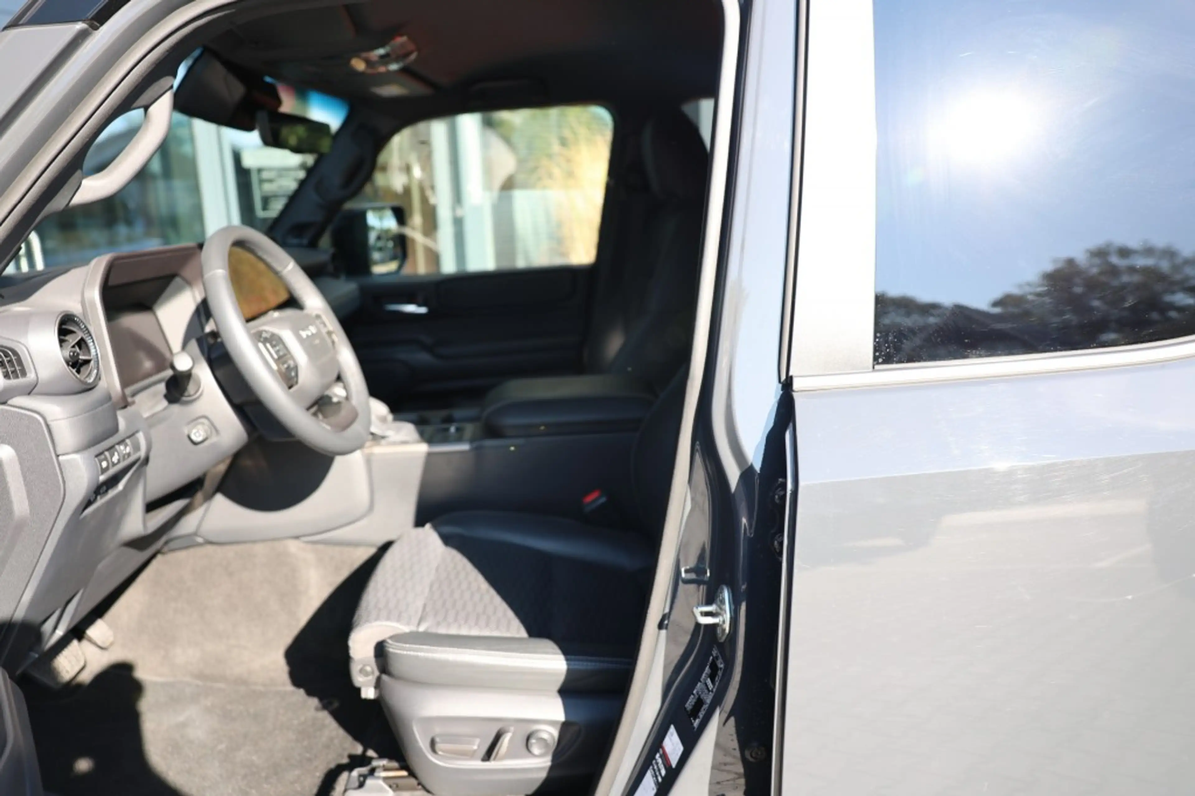 Toyota Land Cruiser 2.8 D-4D 5DRS PROFESSIONAL  A/T VAN — photo 8