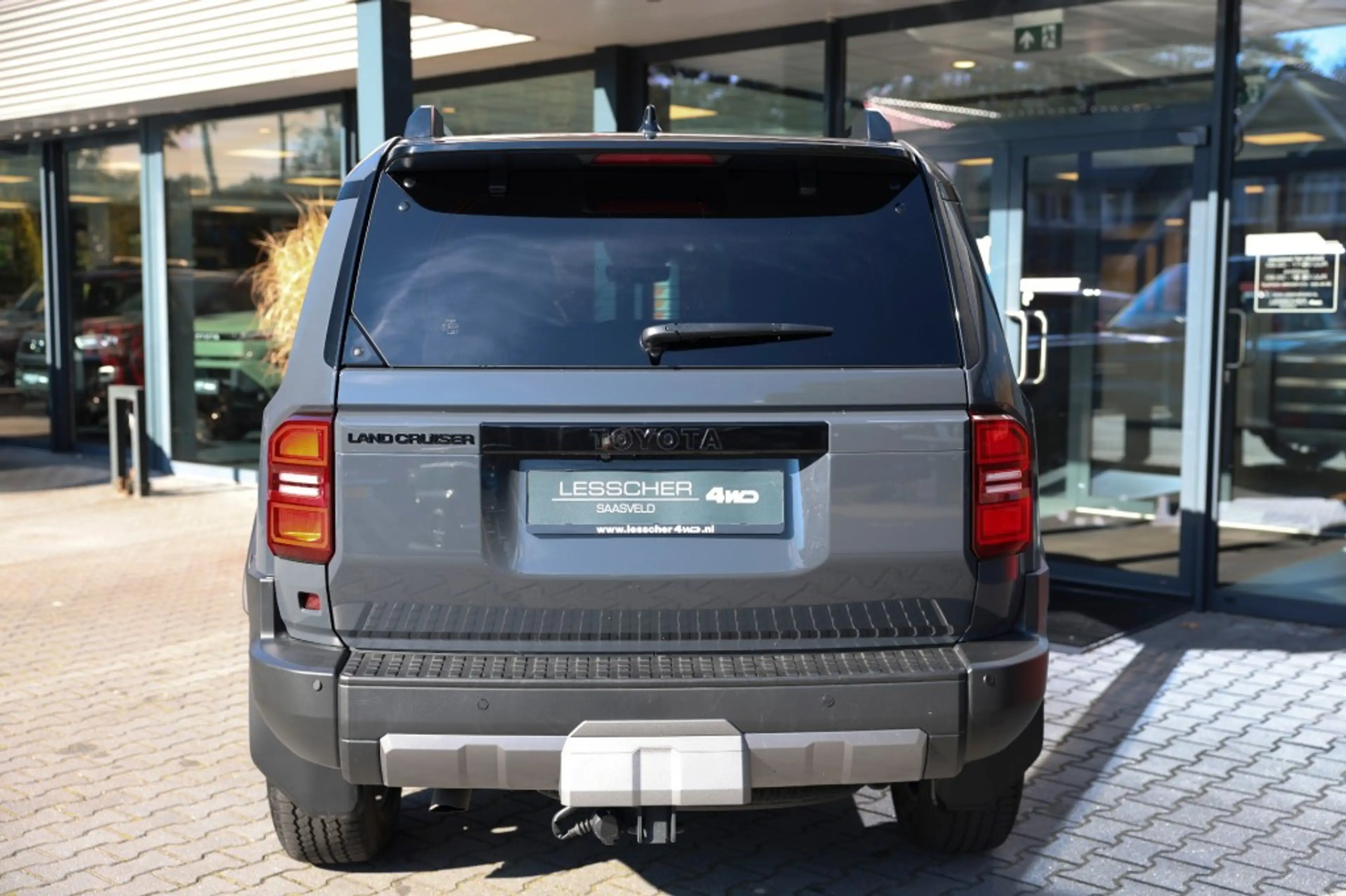 Toyota Land Cruiser 2.8 D-4D 5DRS PROFESSIONAL  A/T VAN — photo 5