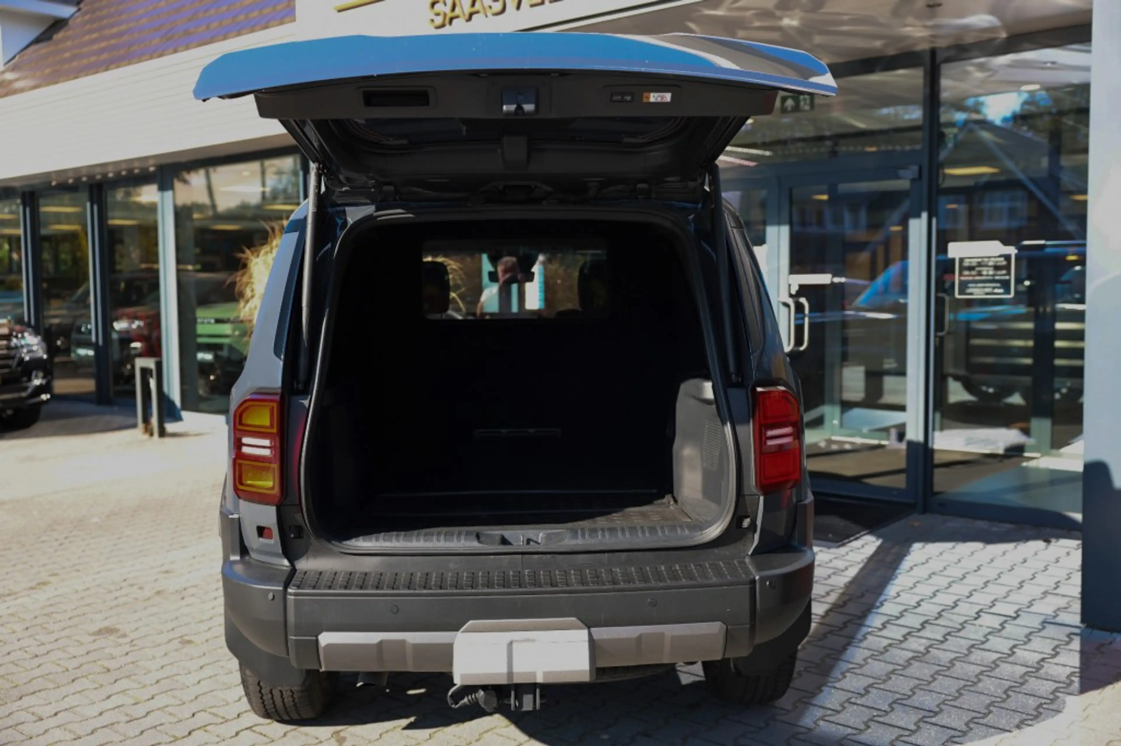 Toyota Land Cruiser 2.8 D-4D 5DRS PROFESSIONAL  A/T VAN — photo 6