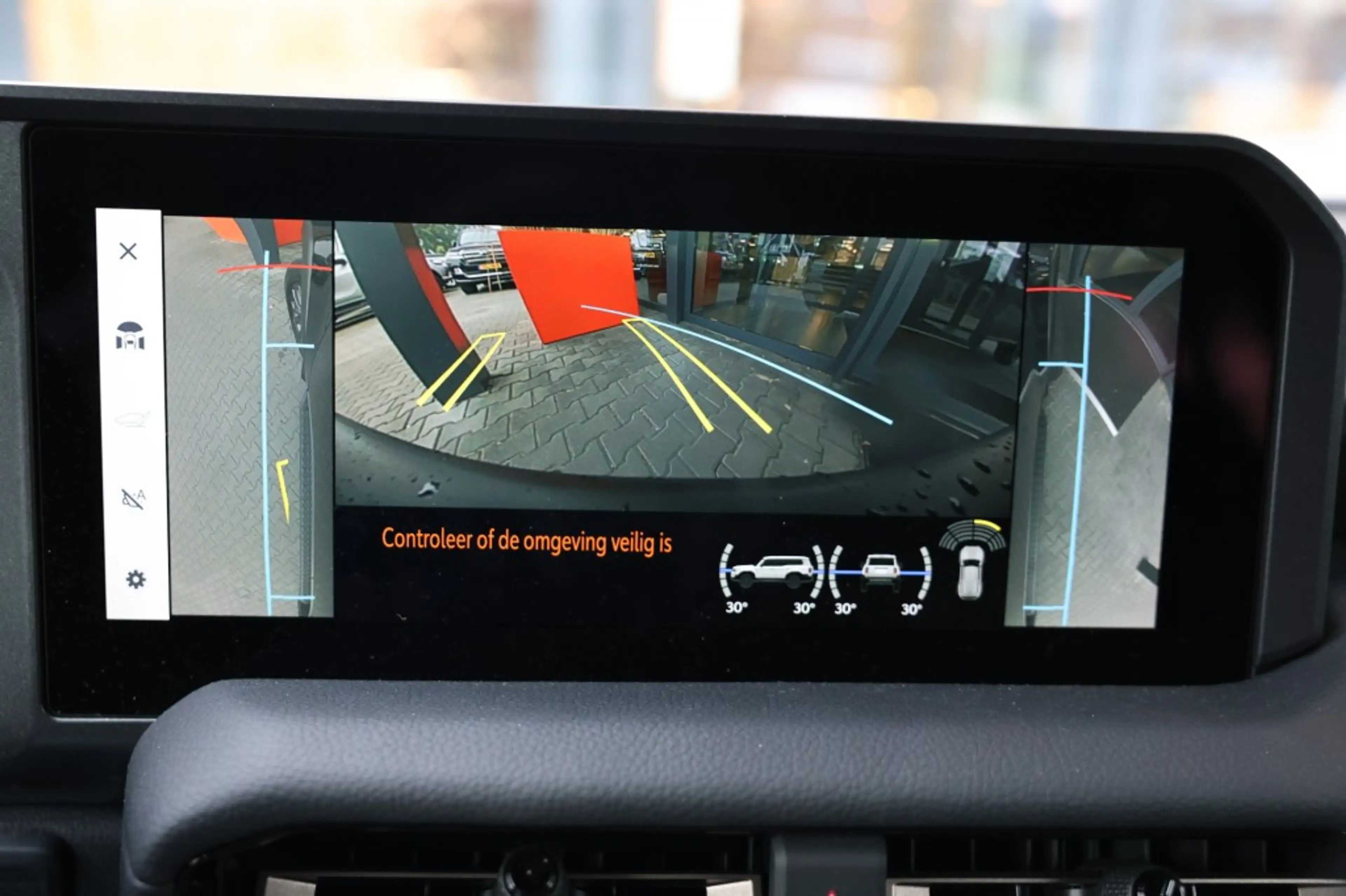 Toyota Land Cruiser 2.8 D-4D 5DRS PROFESSIONAL  A/T VAN — photo 20