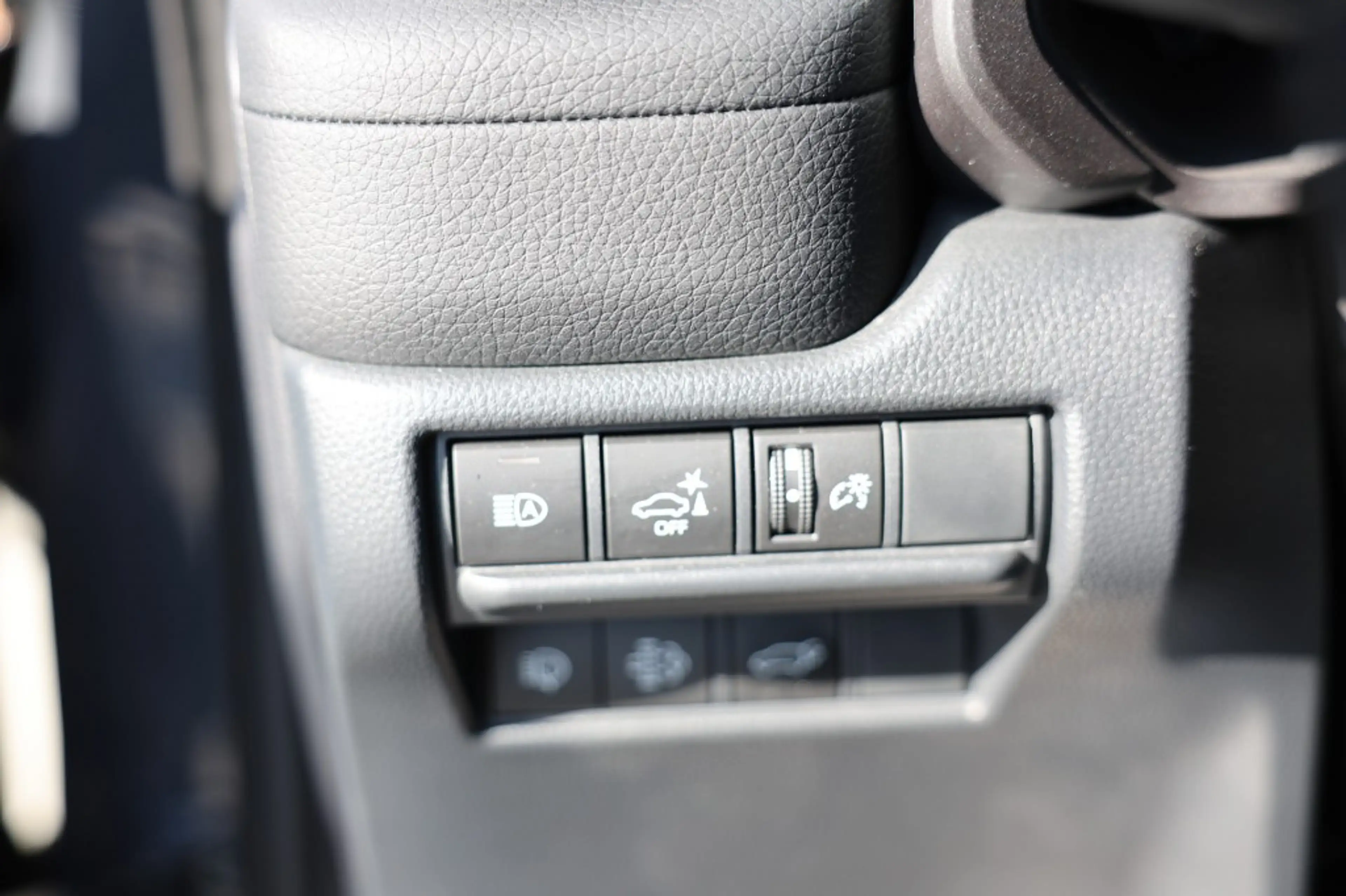 Toyota Land Cruiser 2.8 D-4D 5DRS PROFESSIONAL  A/T VAN — photo 28