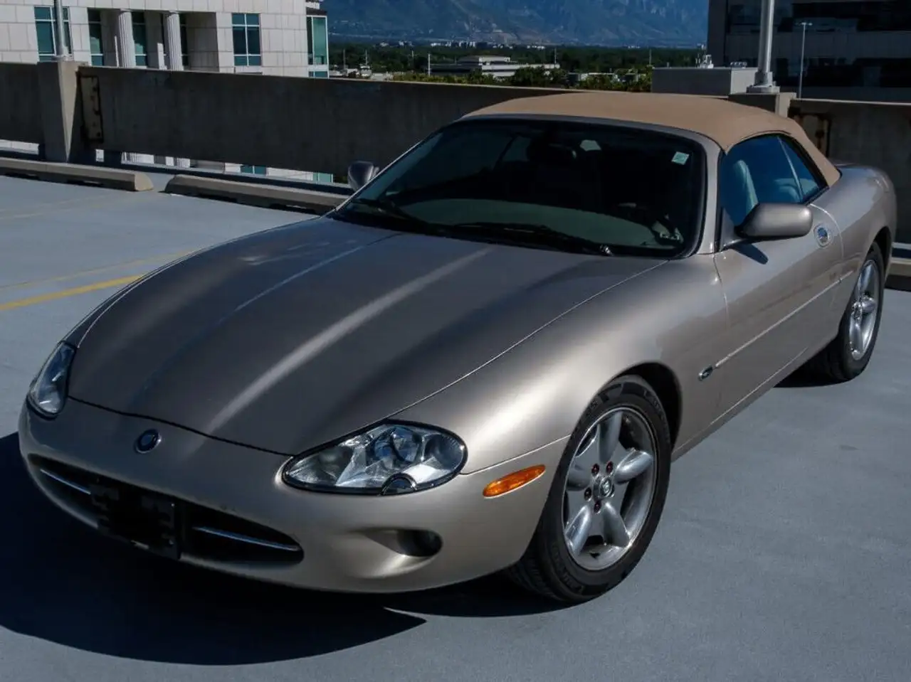 Jaguar XK8