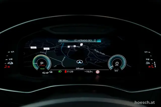 Audi A6 view 11