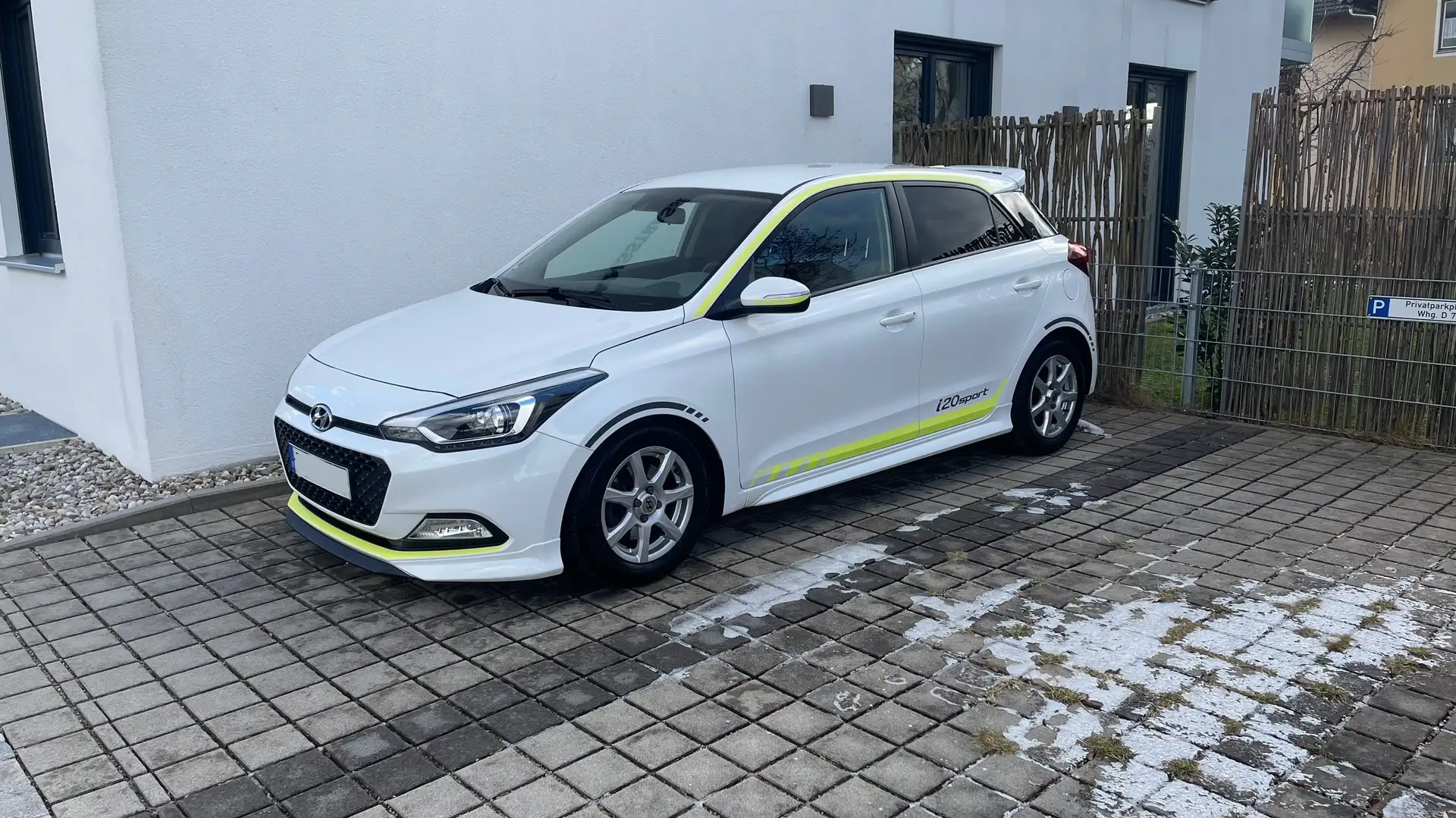 Hyundai i20 Sport bijela - 1
