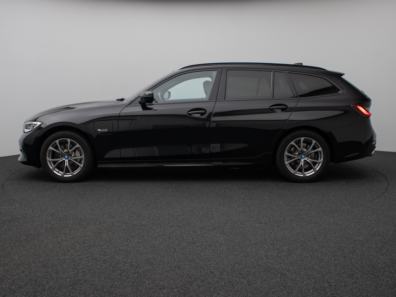 BMW 330 SportLine Laser HUD DAB HiFi Komfort PDC — photo 11