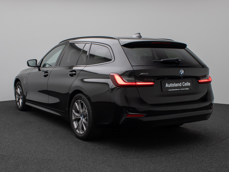 BMW 330 SportLine Laser HUD DAB HiFi Komfort PDC — photo 9