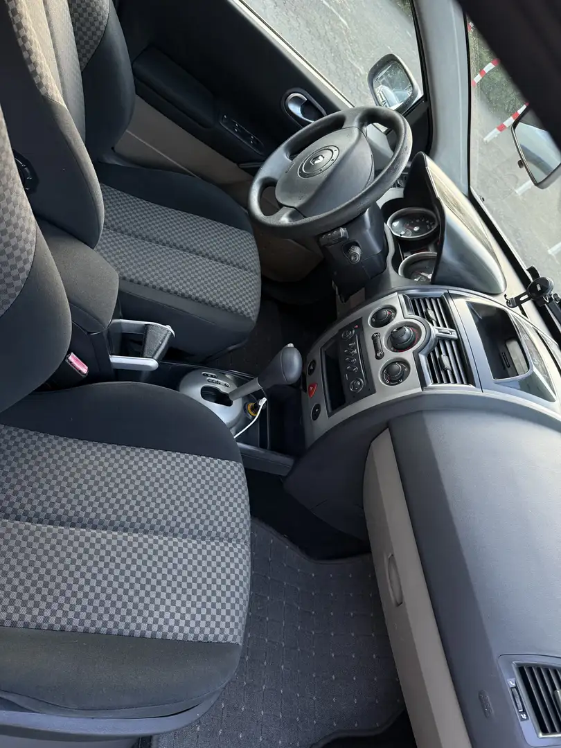 Renault Megane 1.6 Aut. Emotion - 1