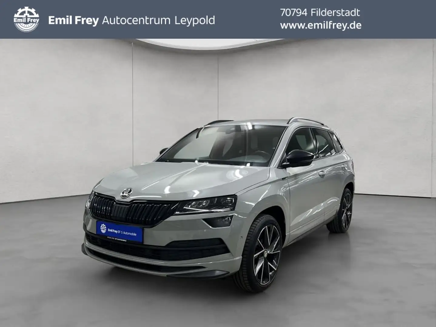 Skoda Karoq 2.0 TDI SCR 4x4 DSG Sportline Grijs - 1