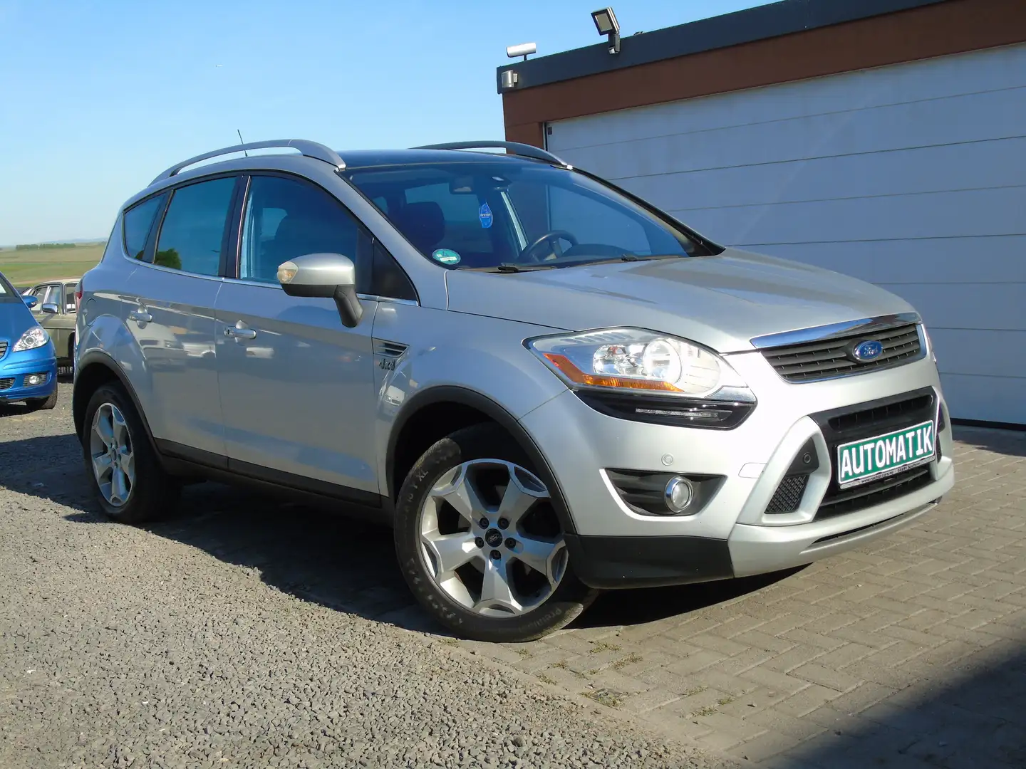 Ford Kuga TITANIUM*AUTOMATIK*4X4*KAMERA*LEDER*AHK*8 REIFEN.. Argent - 1