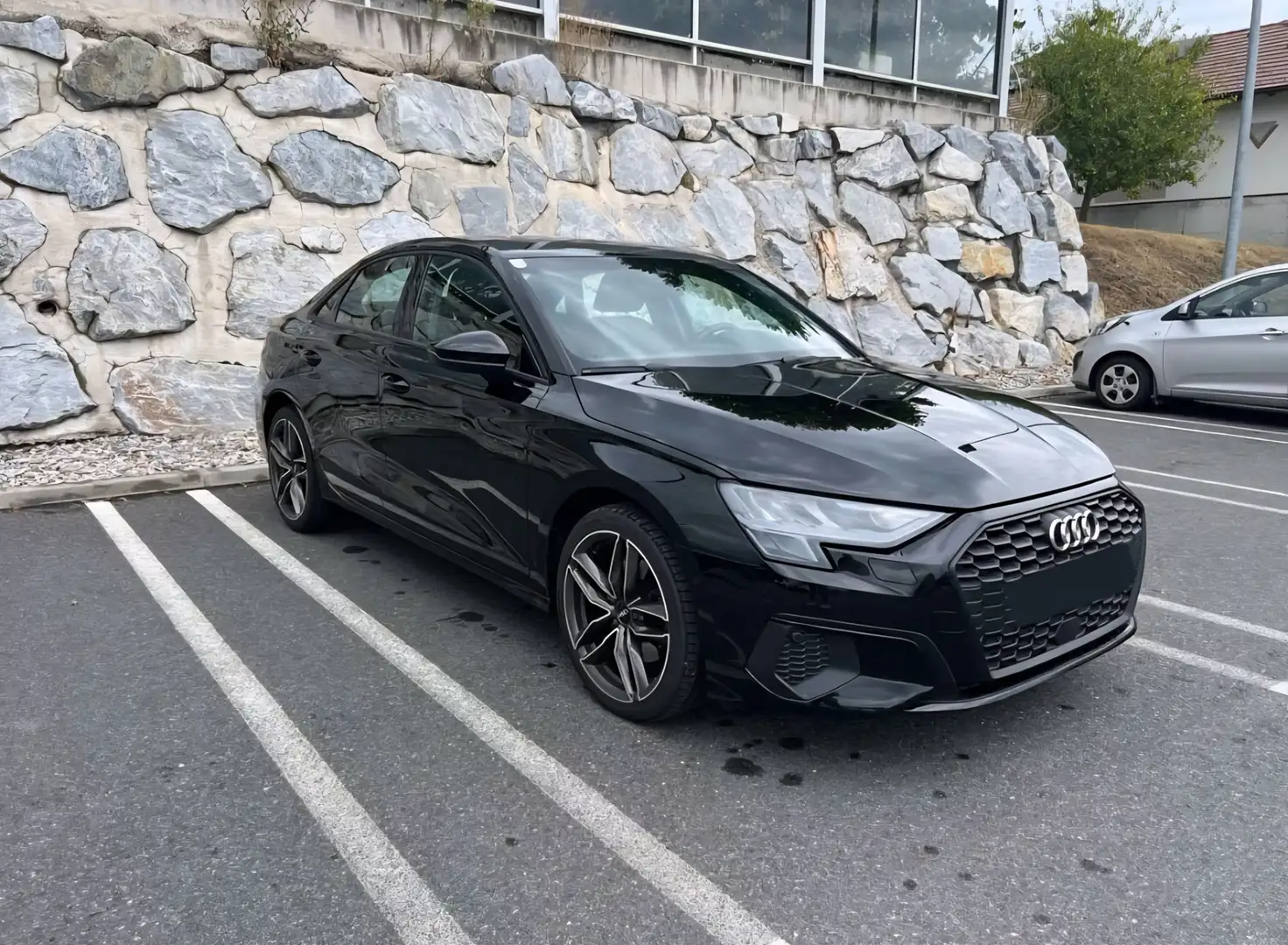 Audi A3 A3 30 TDI Limousine neuwertig Schwarz - 2